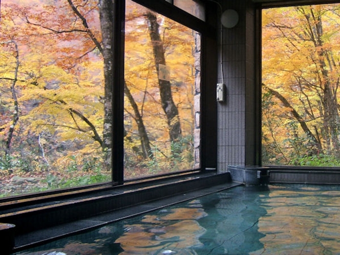 秋色のパノラマ風呂
