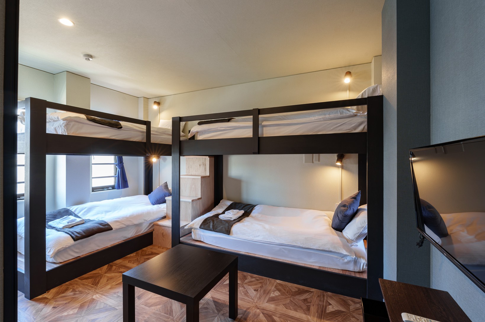 4人部屋B（シャワーあり、バンクベッド2）