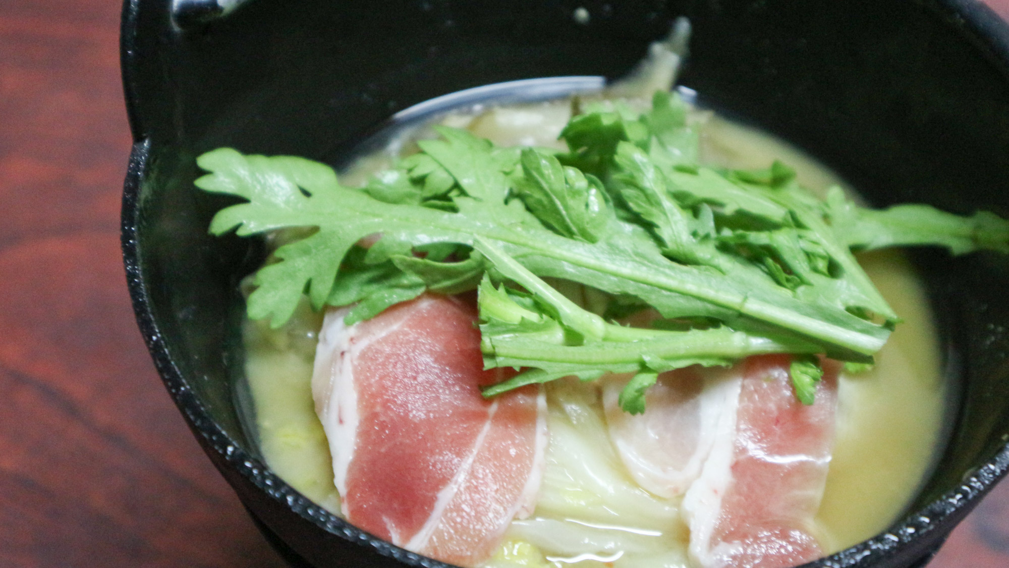 *【夕食一例】グレードアップ料理用の季節のお鍋。体の中から温まります。