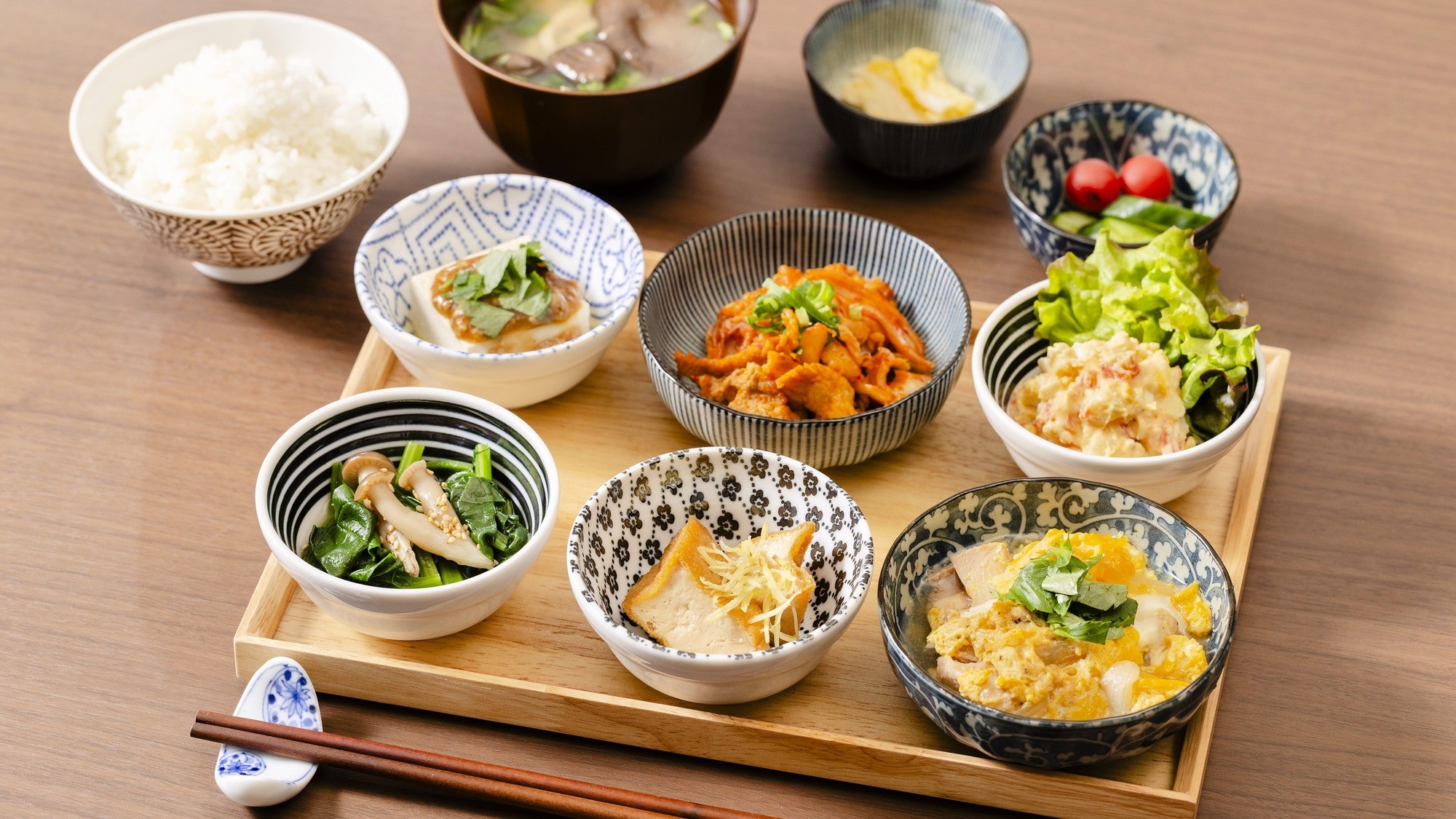 【朝食】小鉢御膳（盛り付け一例）