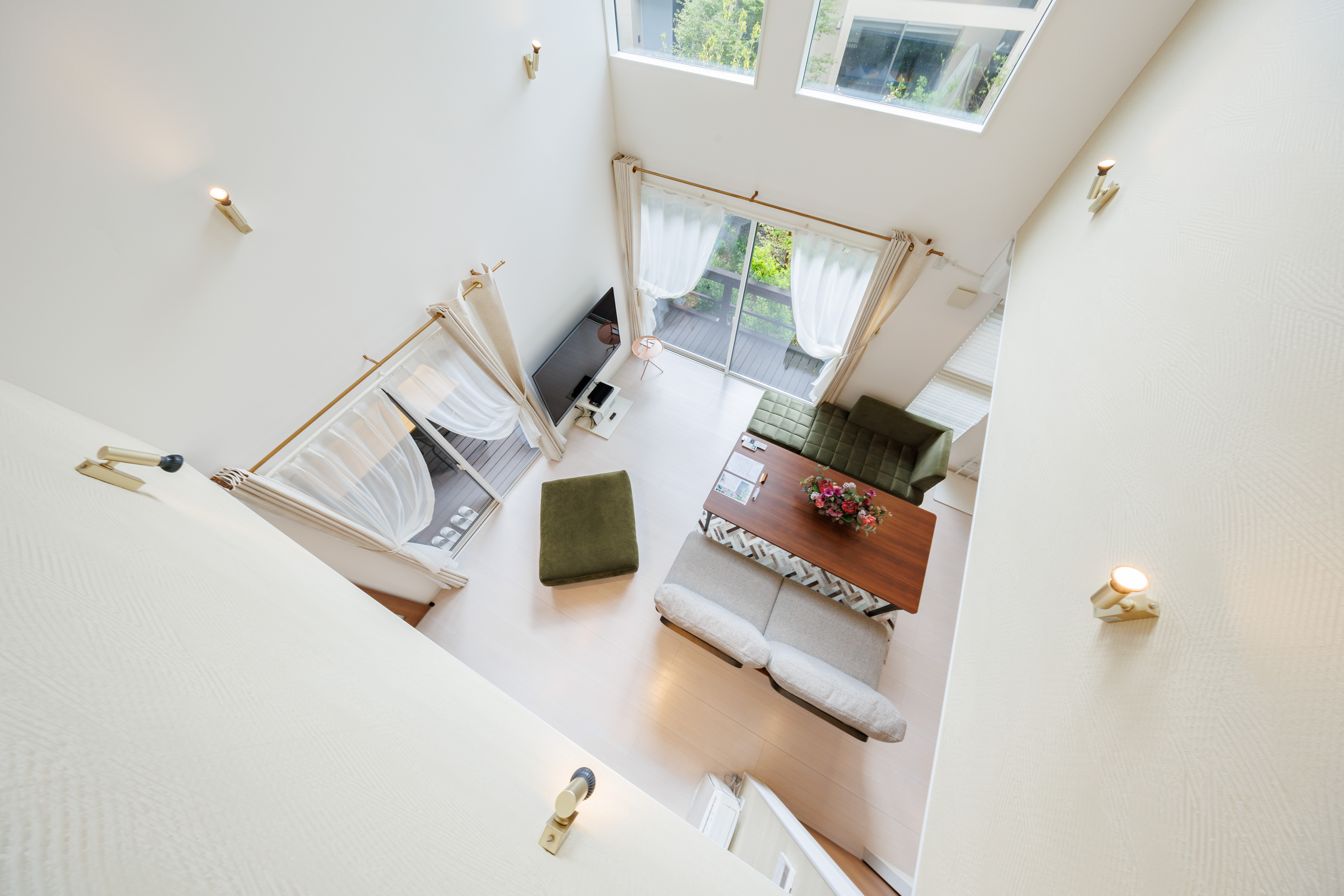 PEONY棟‐2階から見た1階の様子