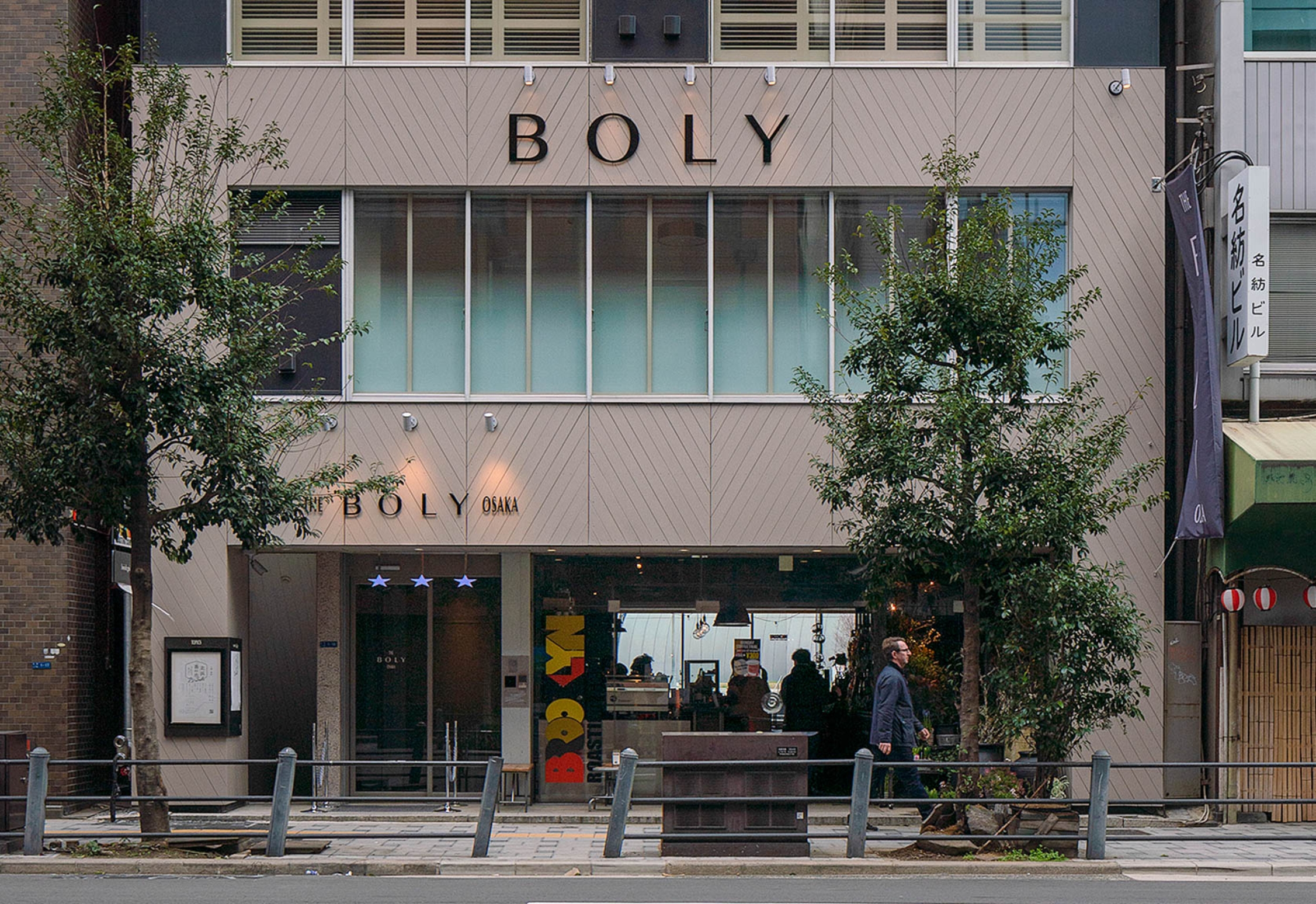 ＴＨＥ　ＢＯＬＹ　ＯＳＡＫＡ