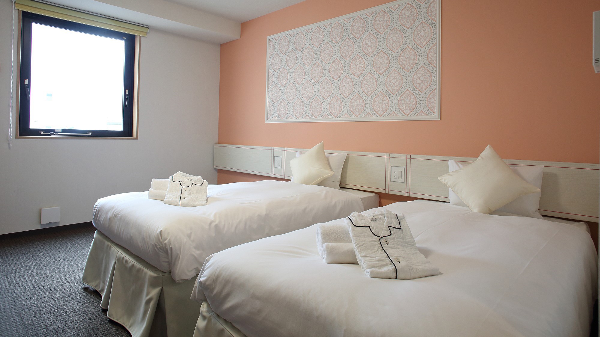 ベーシックルーム 2名（2F ピンク）