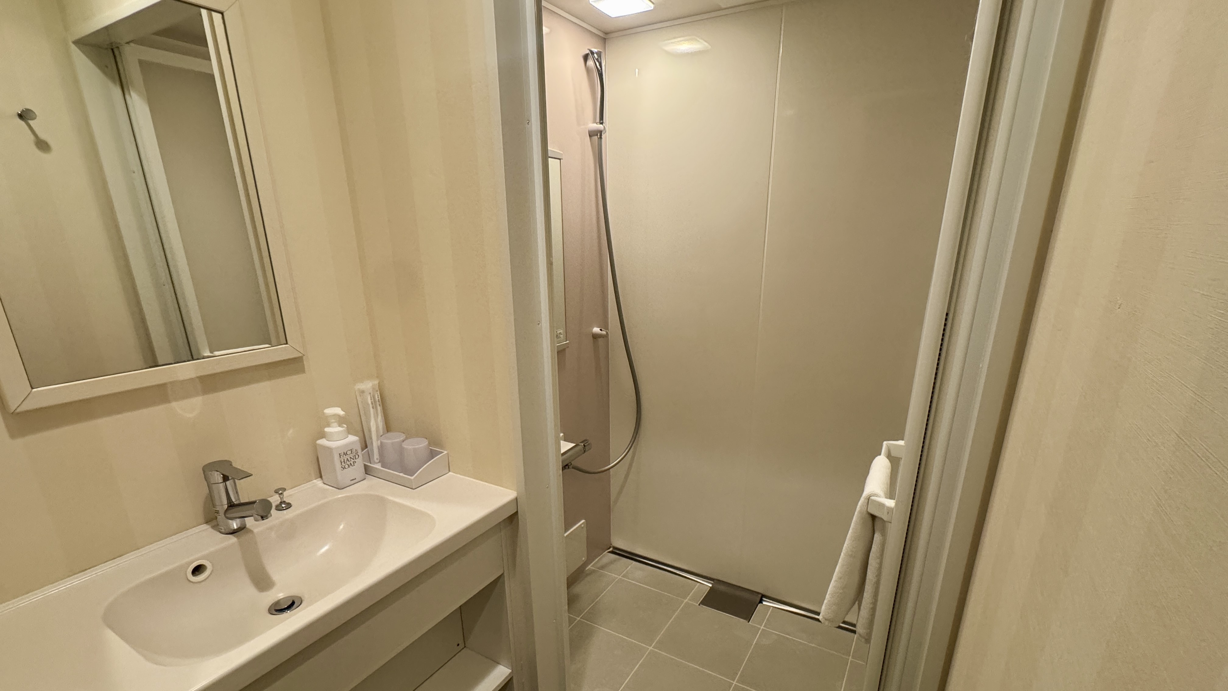 ベーシックルーム シャワーブース