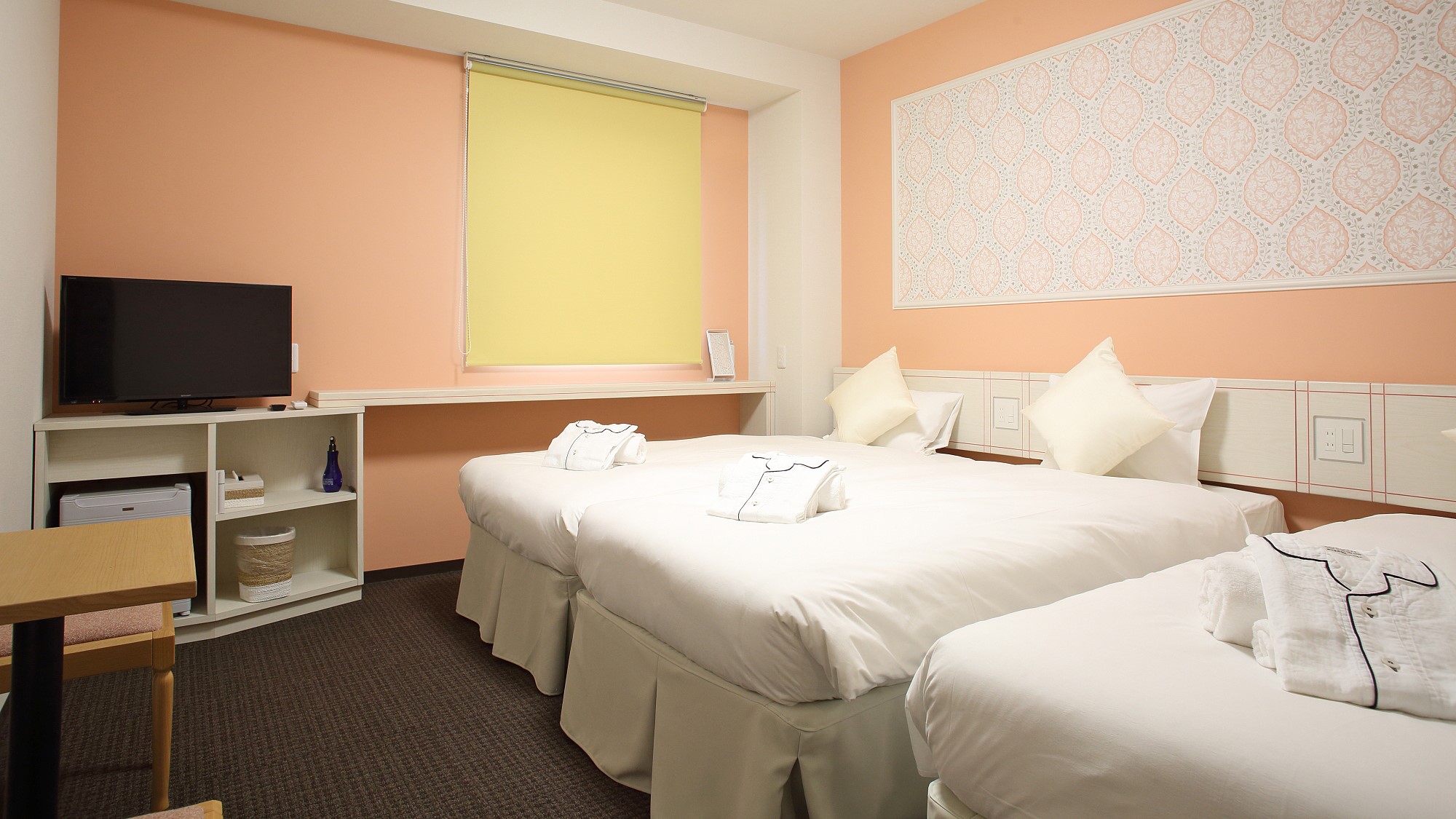 ベーシックルーム 3名（2F ピンク）