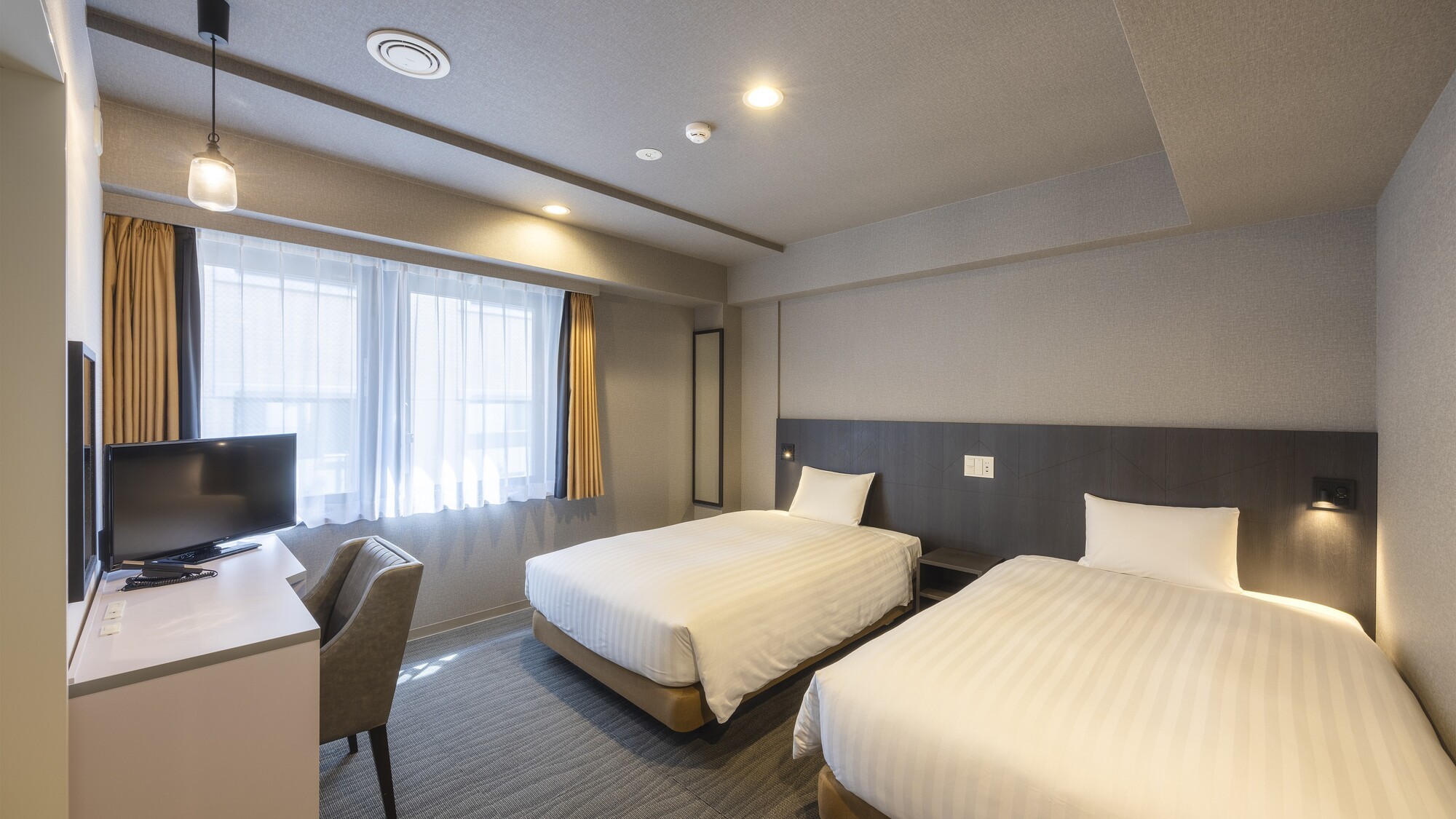 ユニバーサルツイン