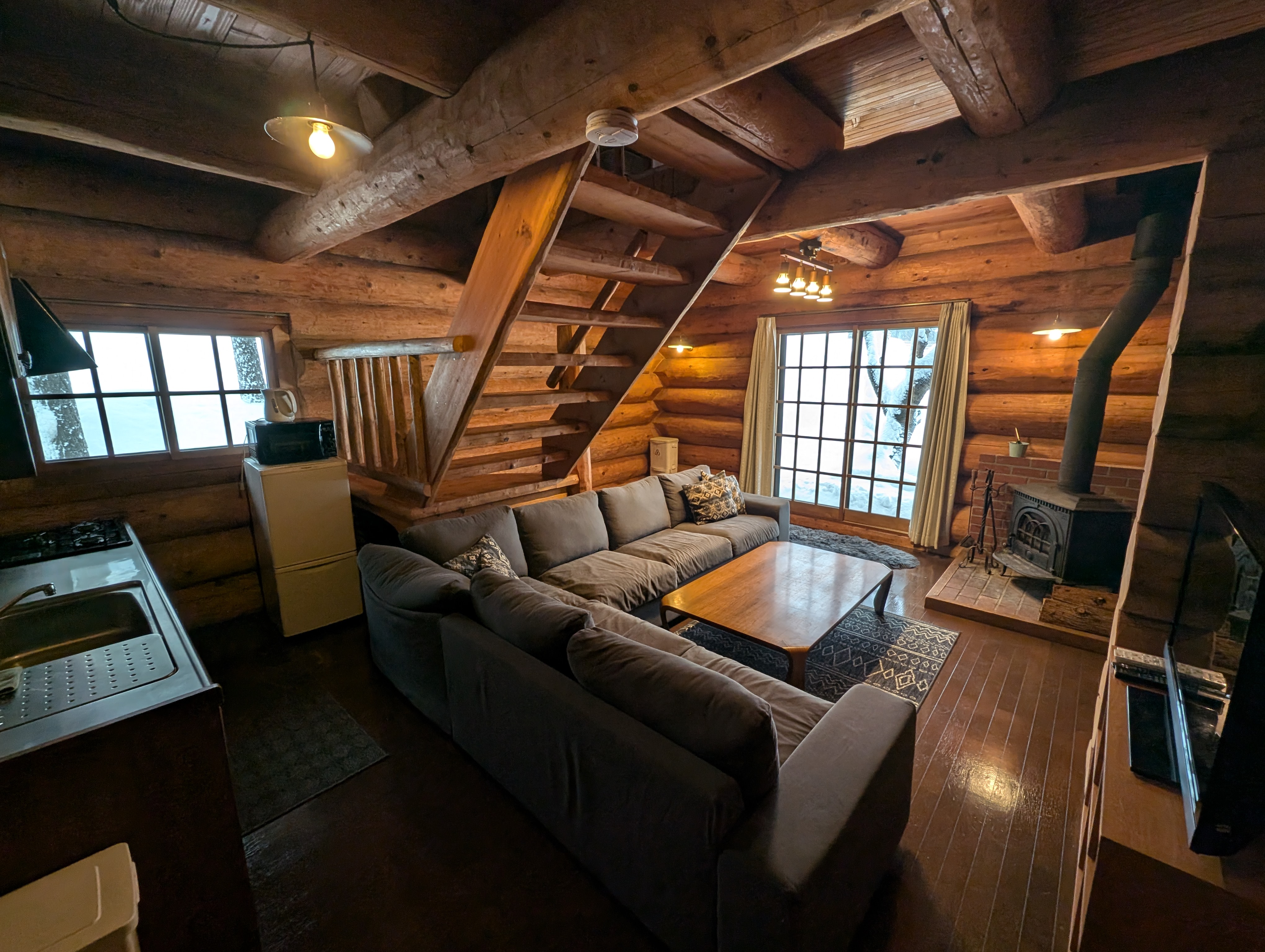 Log house ダイニング