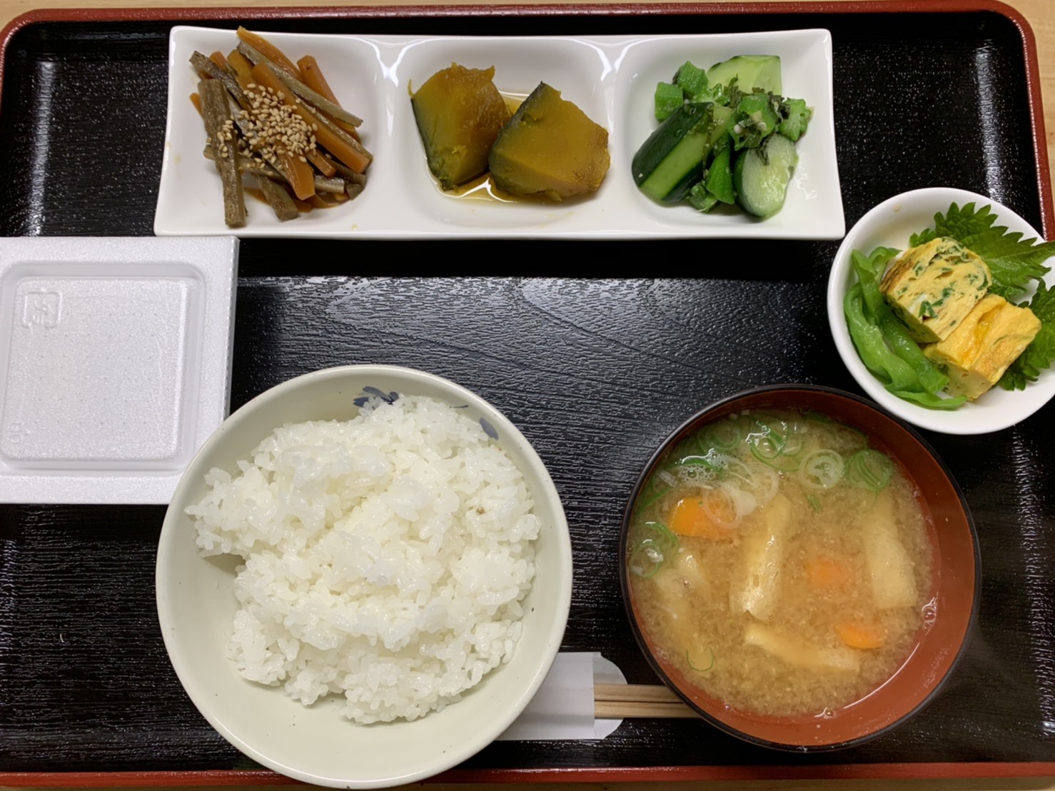 自家栽培野菜の朝食