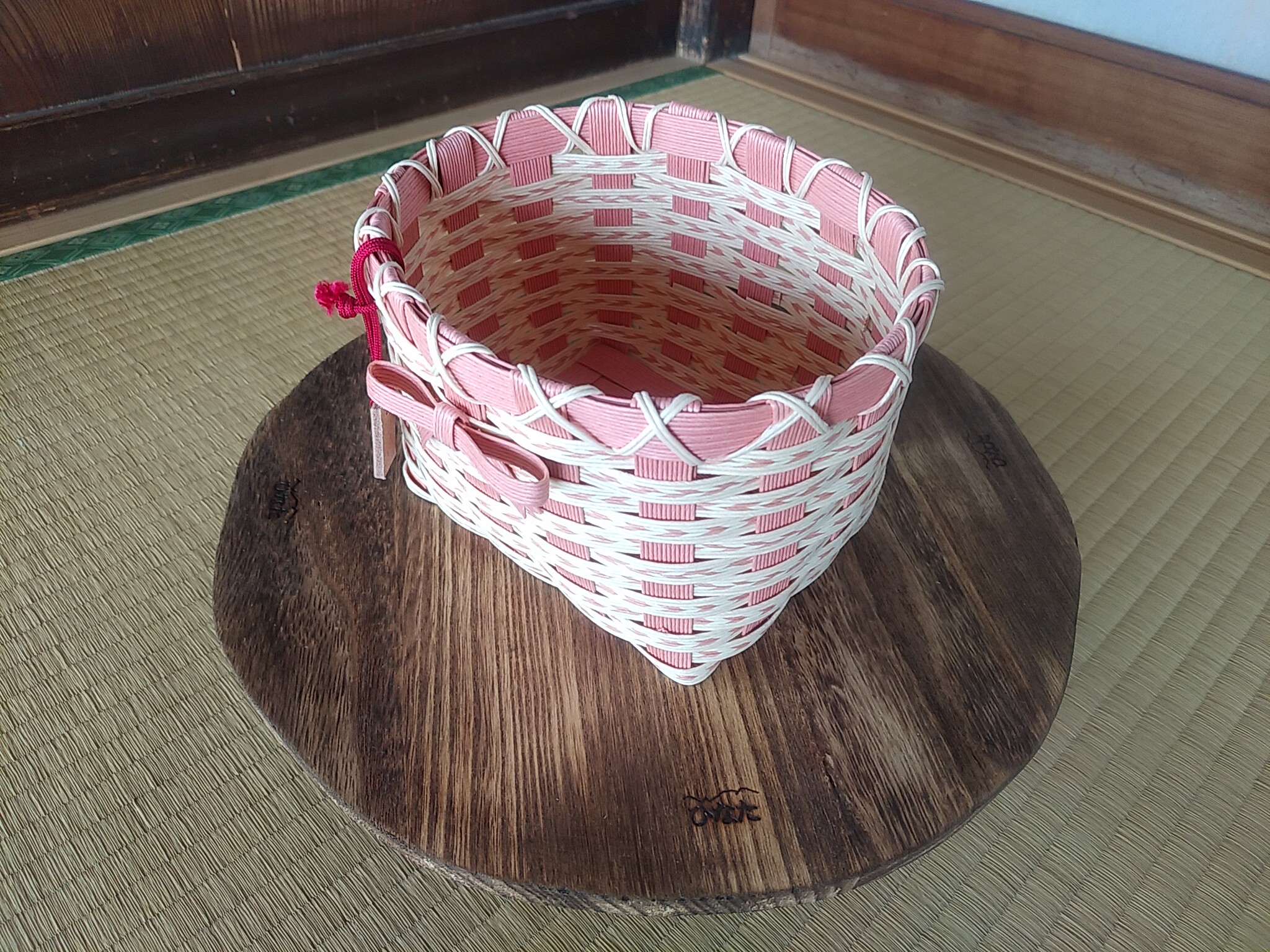 クラフトバンドによる籠編み