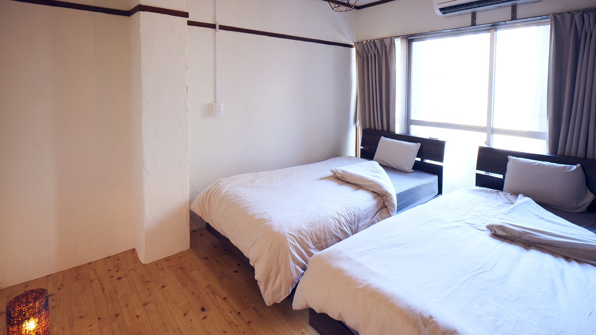 ・【202/ツインルーム】陽の光がさわやかに差し込むツインベッドルームです。ゆっくりお過ごしください