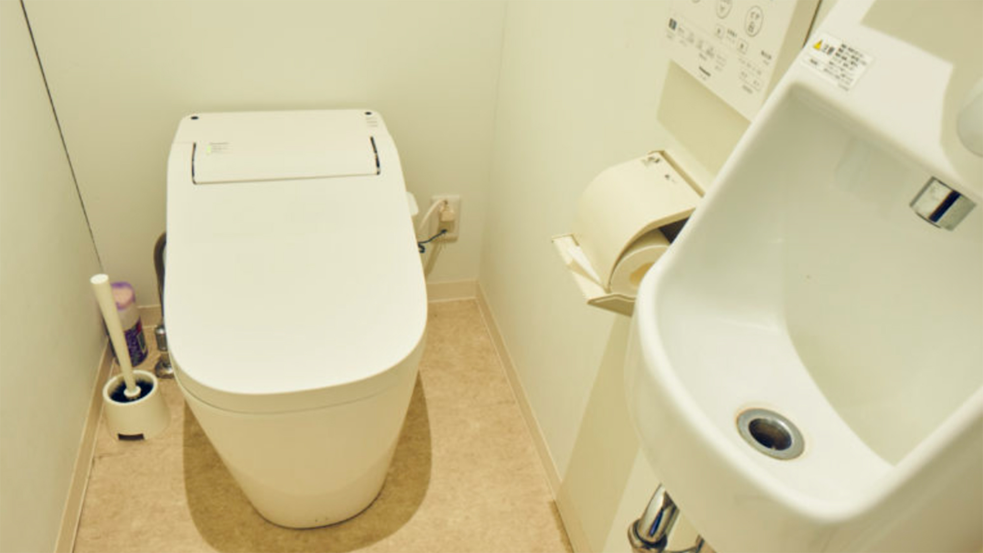 ・【トイレ】2Fと3Fにそれぞれ共有トイレがございます