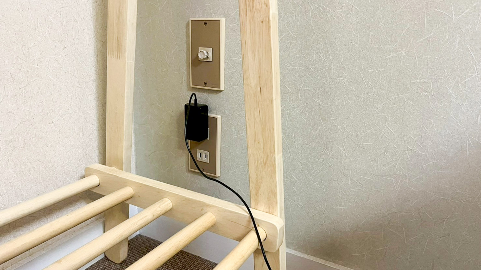 ・【303/ドミトリー】コンセントやドライヤーは譲り合ってご利用ください