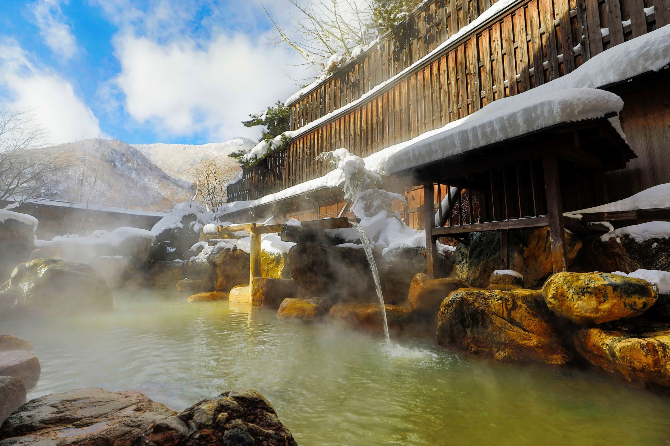 【冬のあったかバイキング】蟹も食べ放題！約50種の和洋中料理！朝は自分で作る勝手丼が大人気【冬厳選】