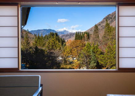 【客室：庭園側デラックス和洋室】