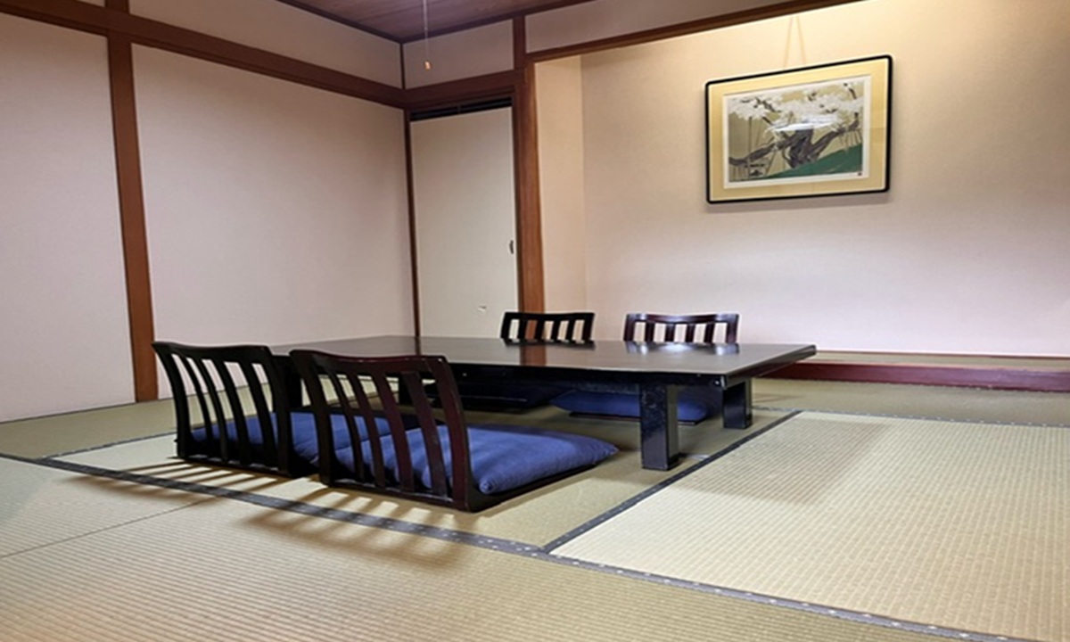 【客室：庭園側デラックス和洋室】