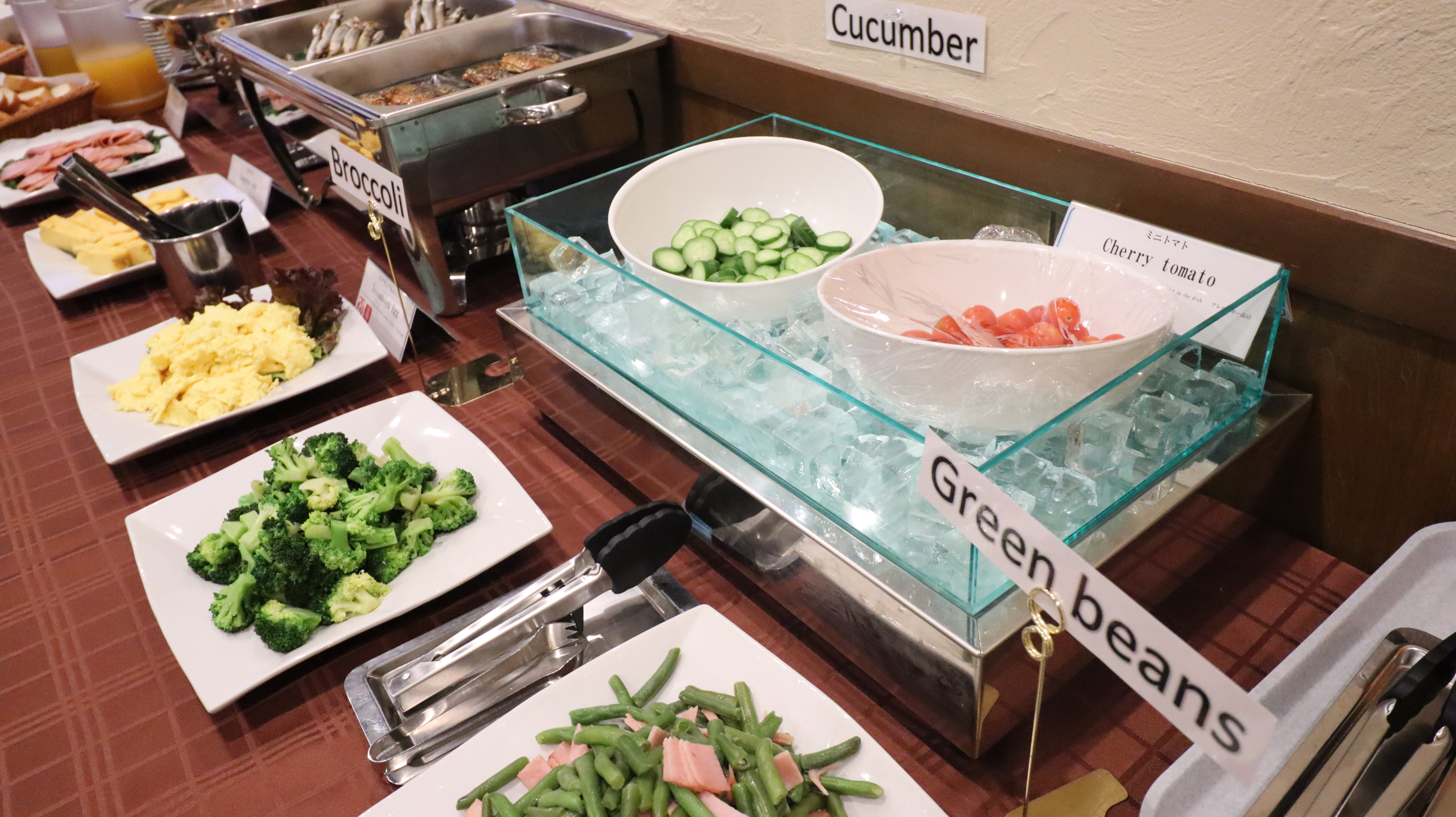 朝食バイキング