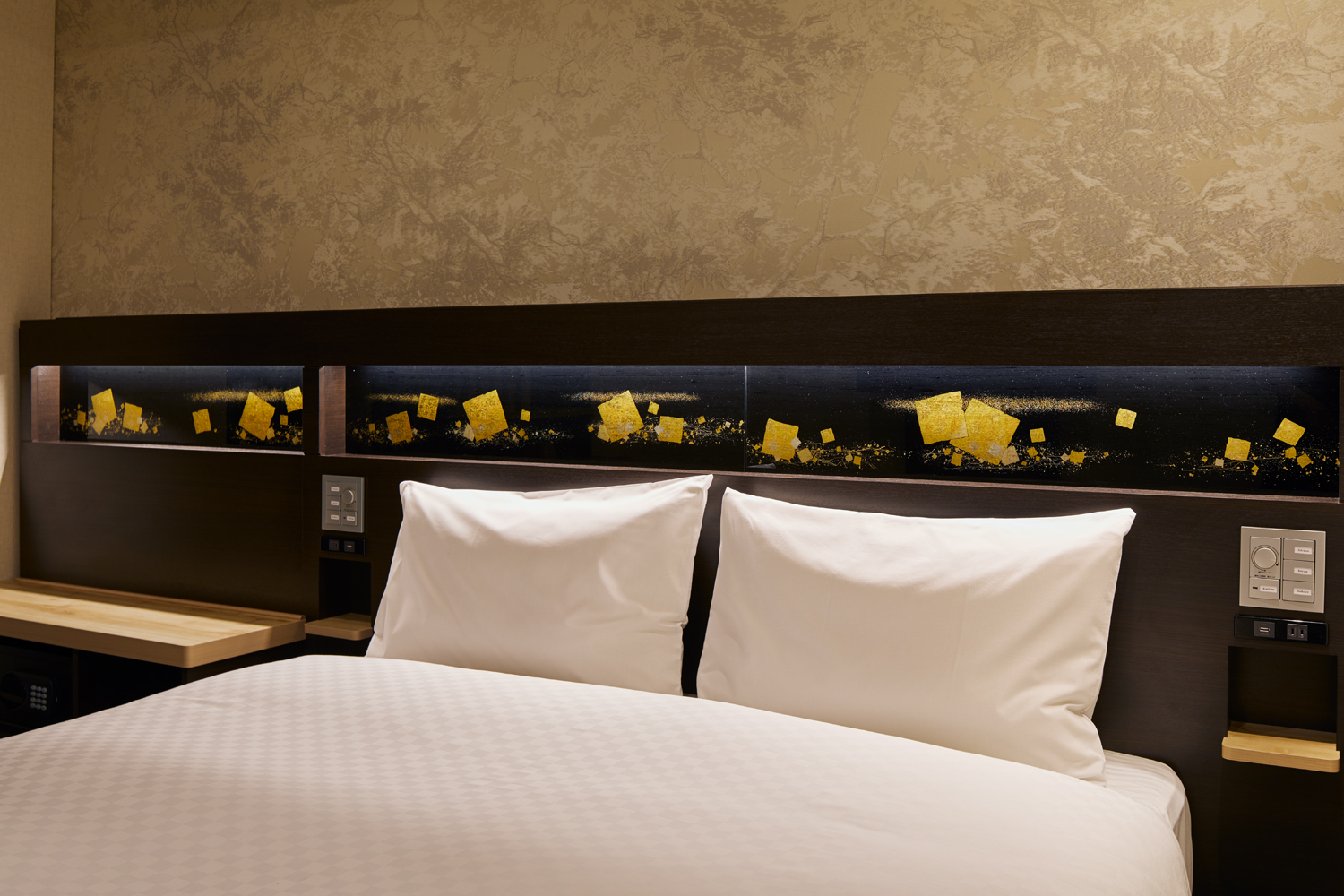 ダブルルーム【17㎡／クイーンベッド(160cm幅)】