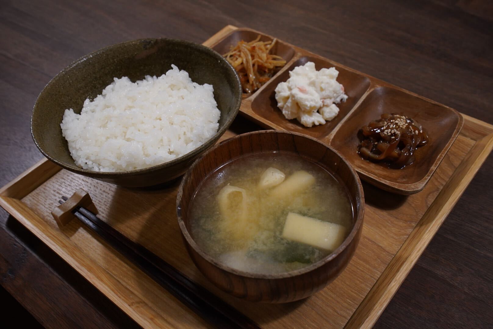朝食