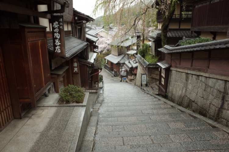 【当館より徒歩9分】三年坂