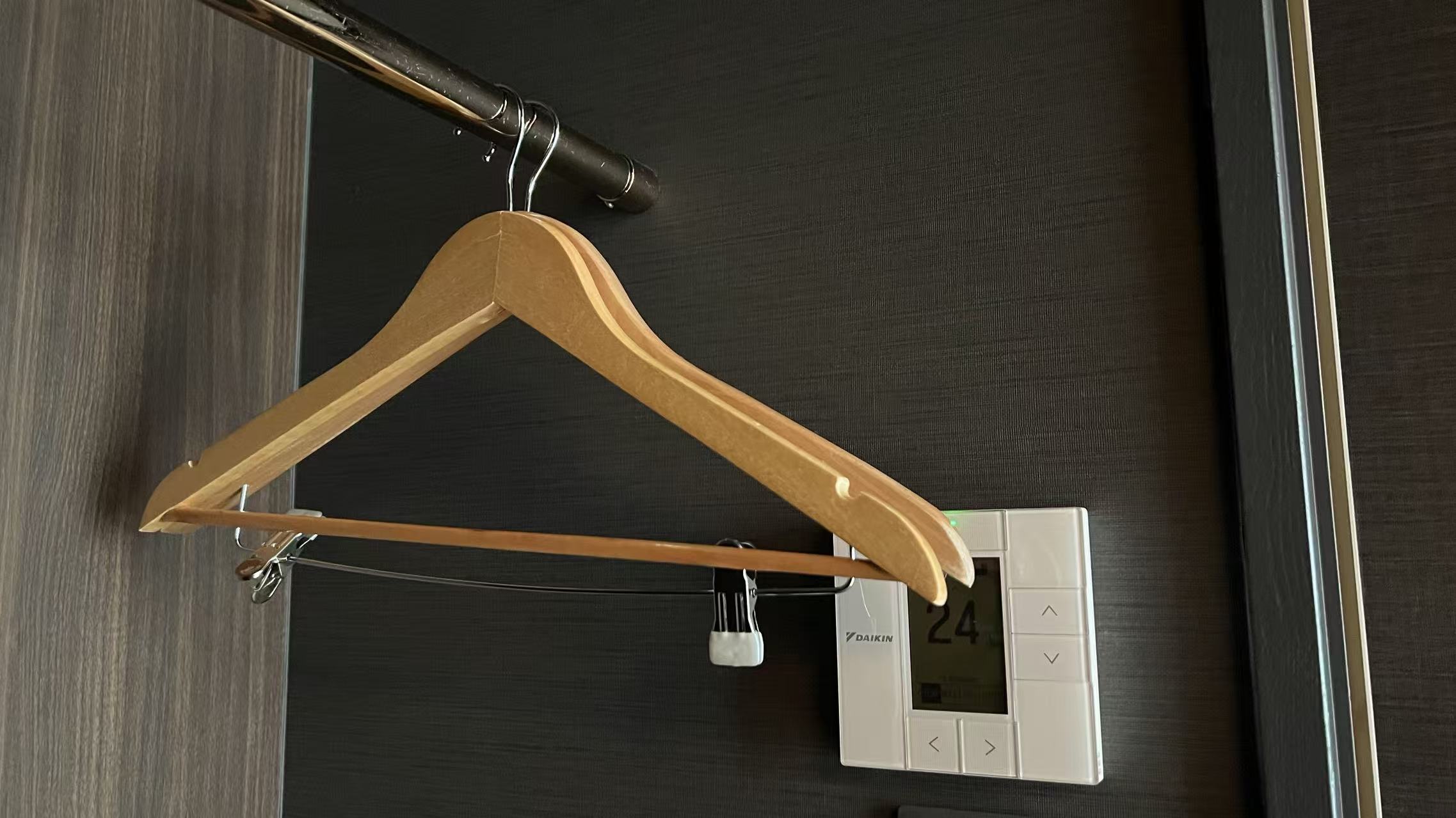 客室　シングル　ハンガー