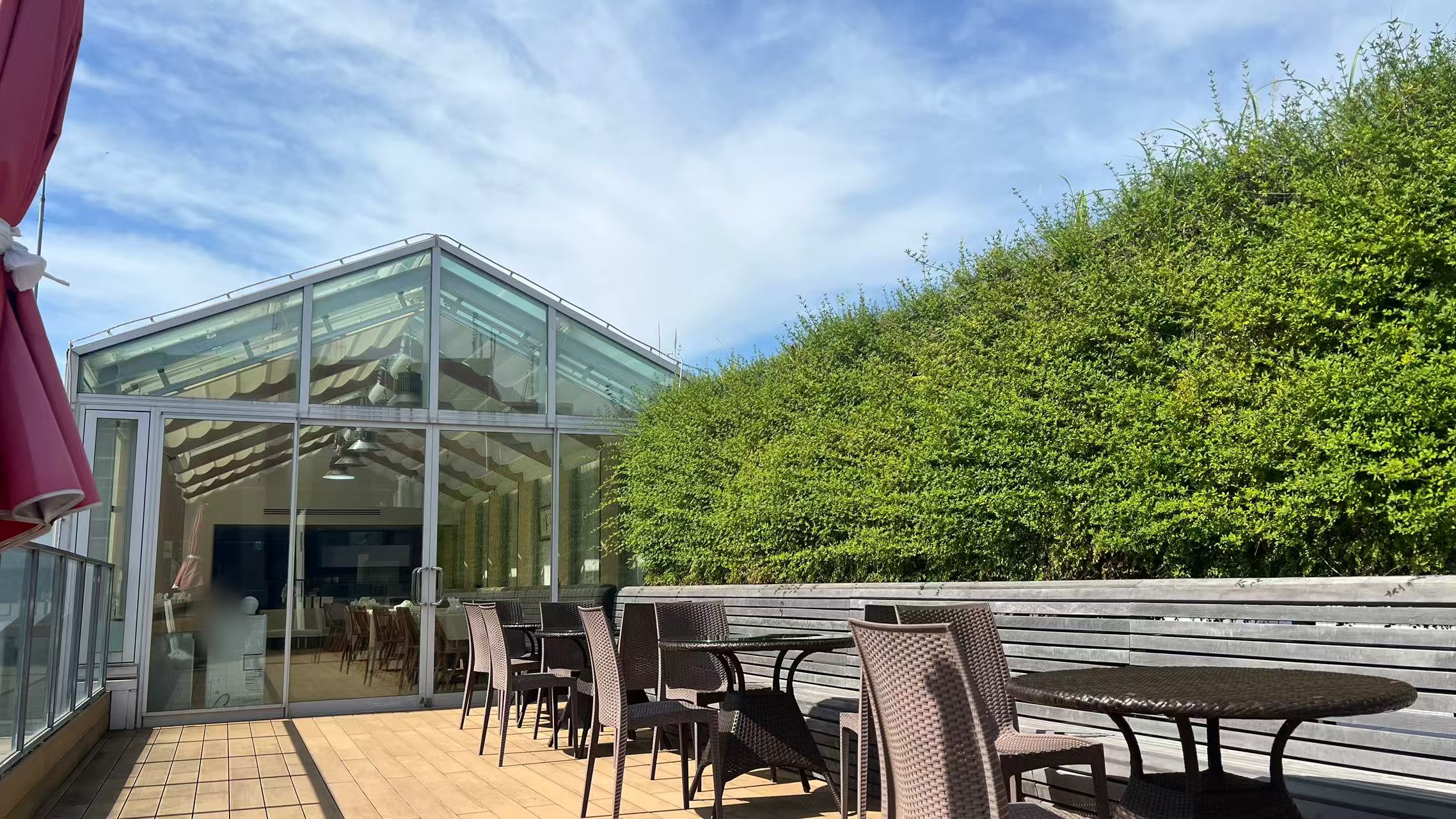 お天気の良い日は朝食会場としてご利用いただけます。