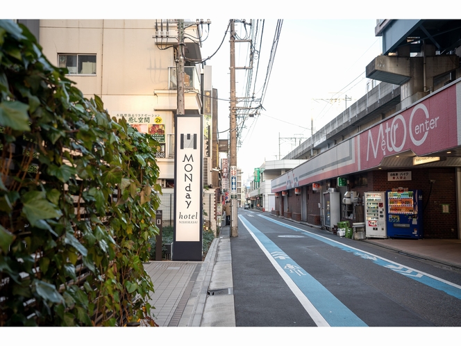 アクセス⑩【雨の日にはアーケード内を通れば、出口目の前！】