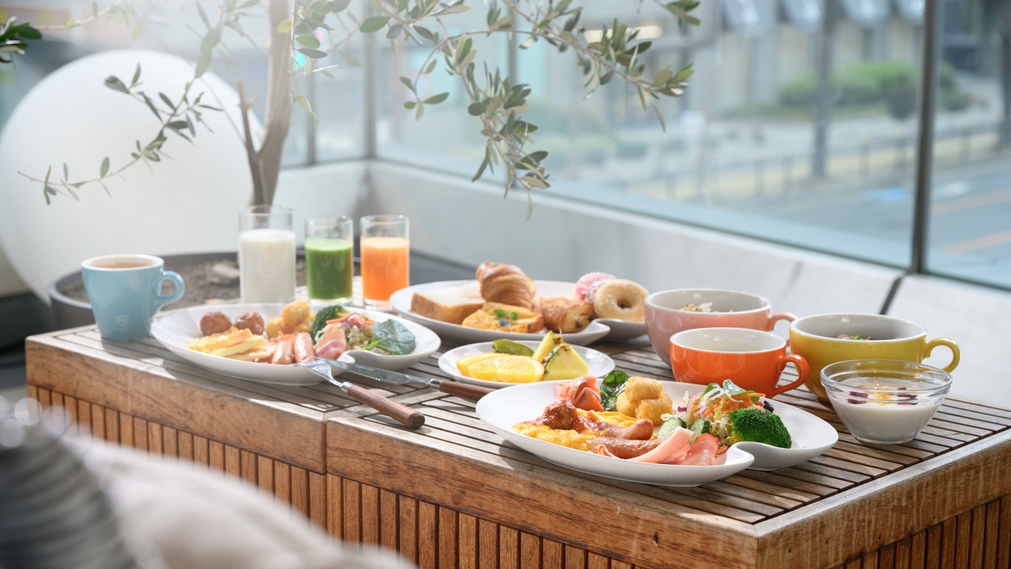 【タイムセール】北浜駅3番出口隣接！24時まで使えるラウンジでコーヒー等無料◎（朝食付き）