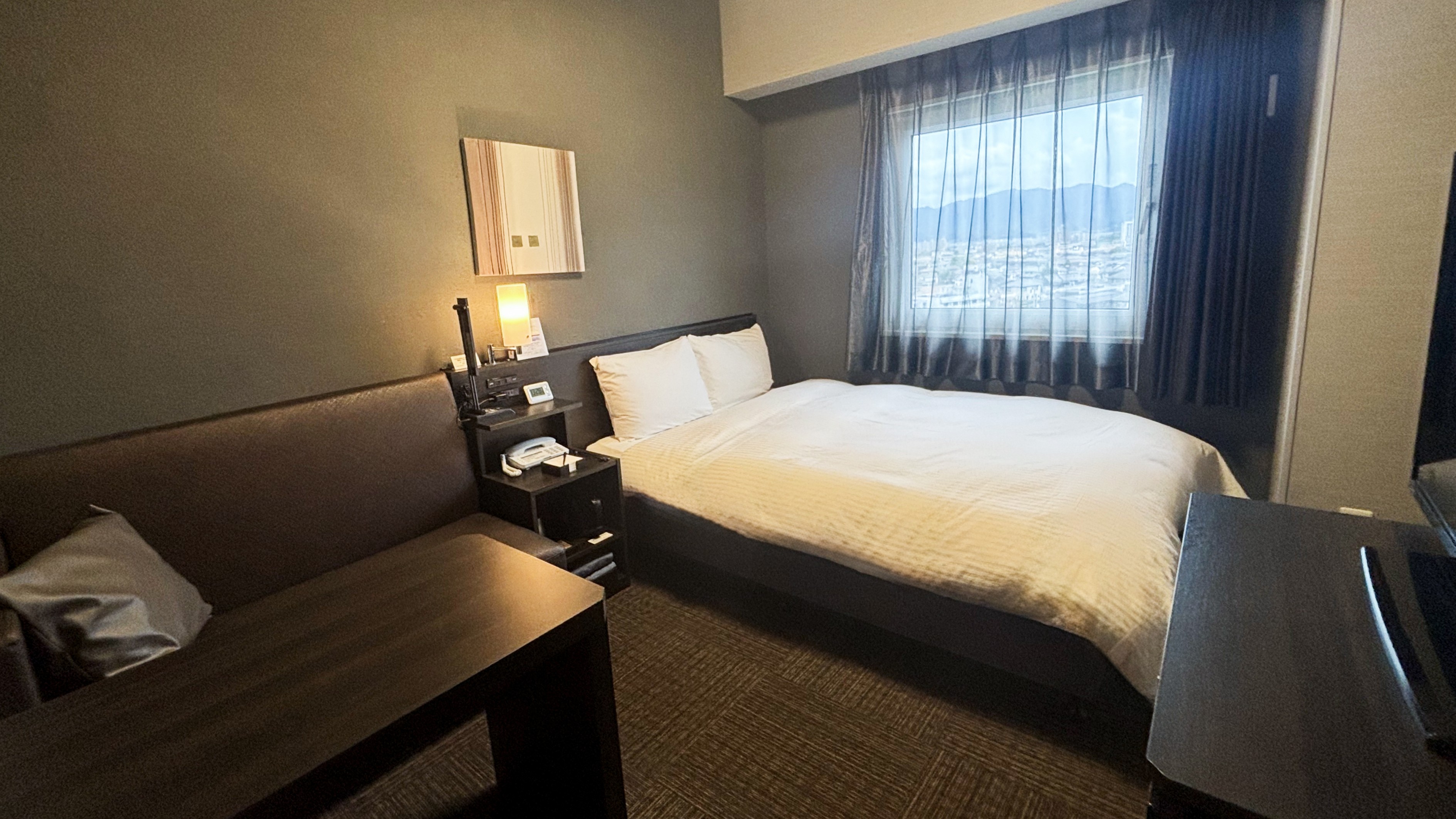 コンフォートセミダブルルーム