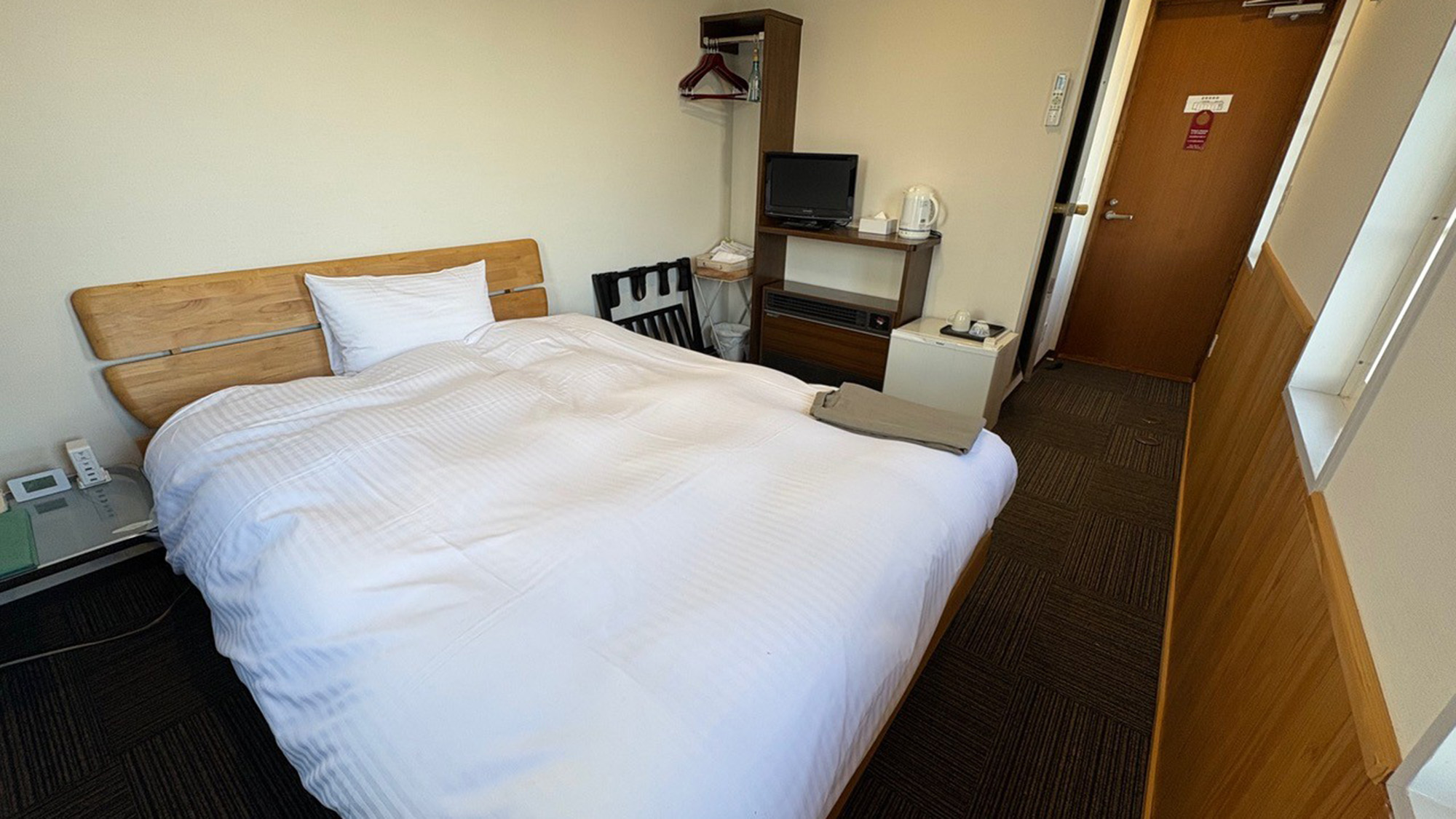 ・【ダブルルーム一例】広々したダブルベッドでゆっくりお休みいただけます