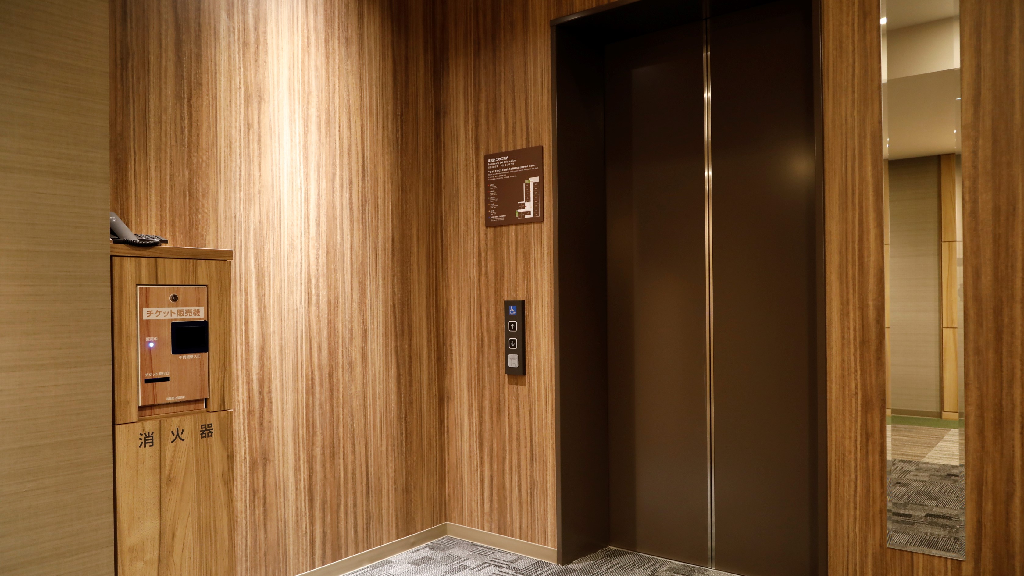 ■各階エレベーターホール