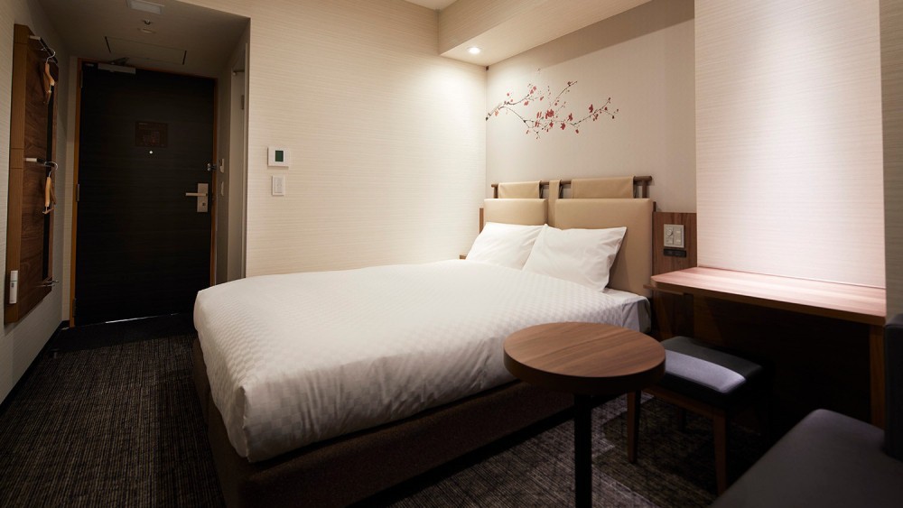 ダブル(15㎡ / 160cmサイズベッド)