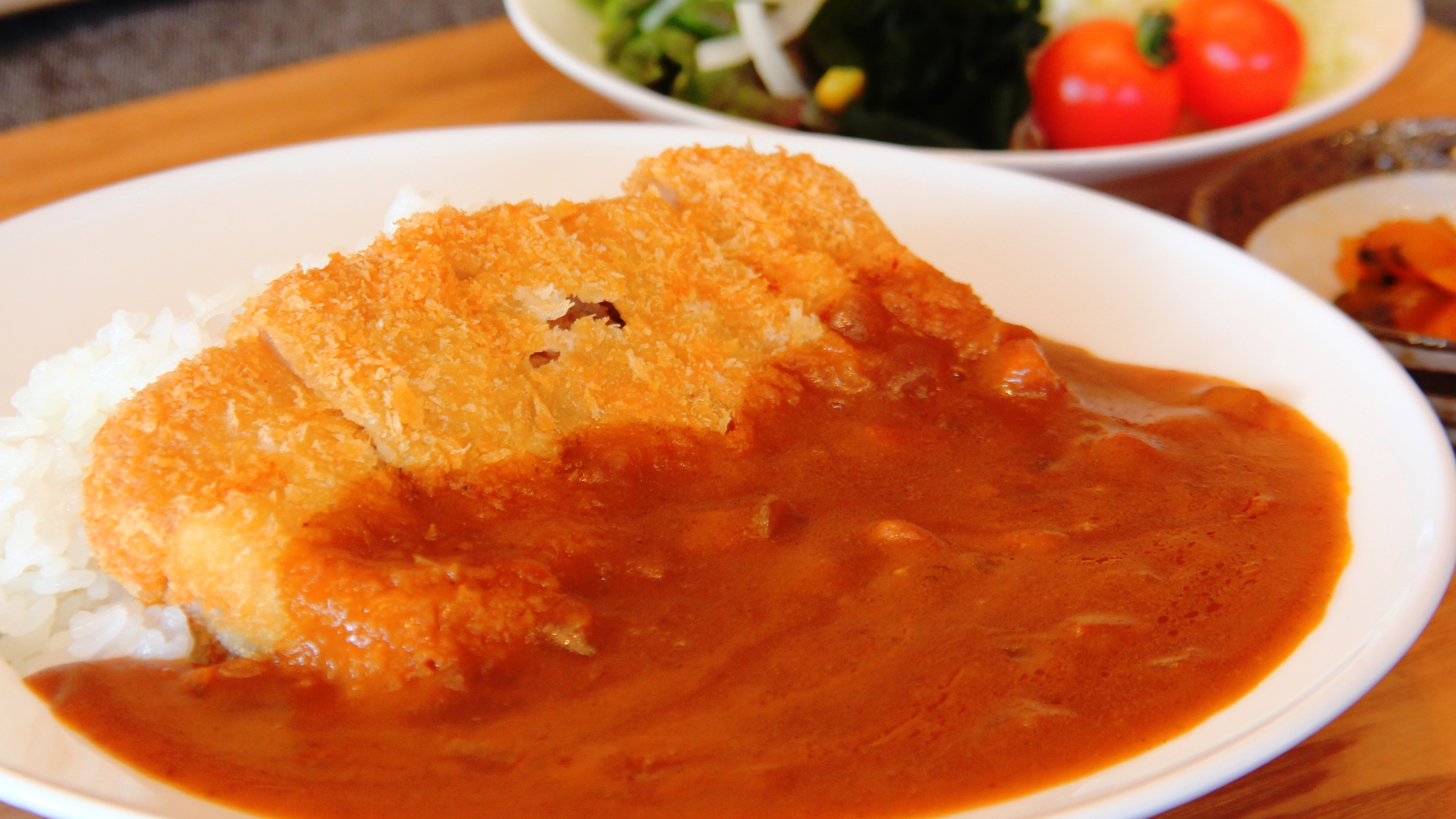 【料理】ランチ（カツカレー）レストランではランチもやっています。ボリューム満点なカツカレー。