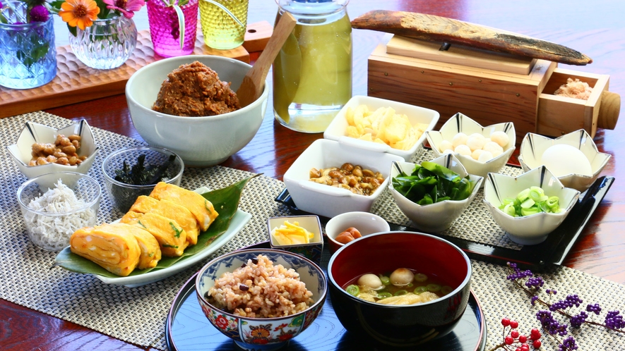 自家製ミソと”木の花名水”昆布だし＆焼津のカツオ節で旨味溢れるMy味噌汁！具材もお好きなものを選んで