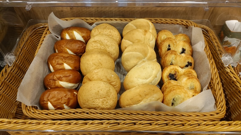 朝食　パン