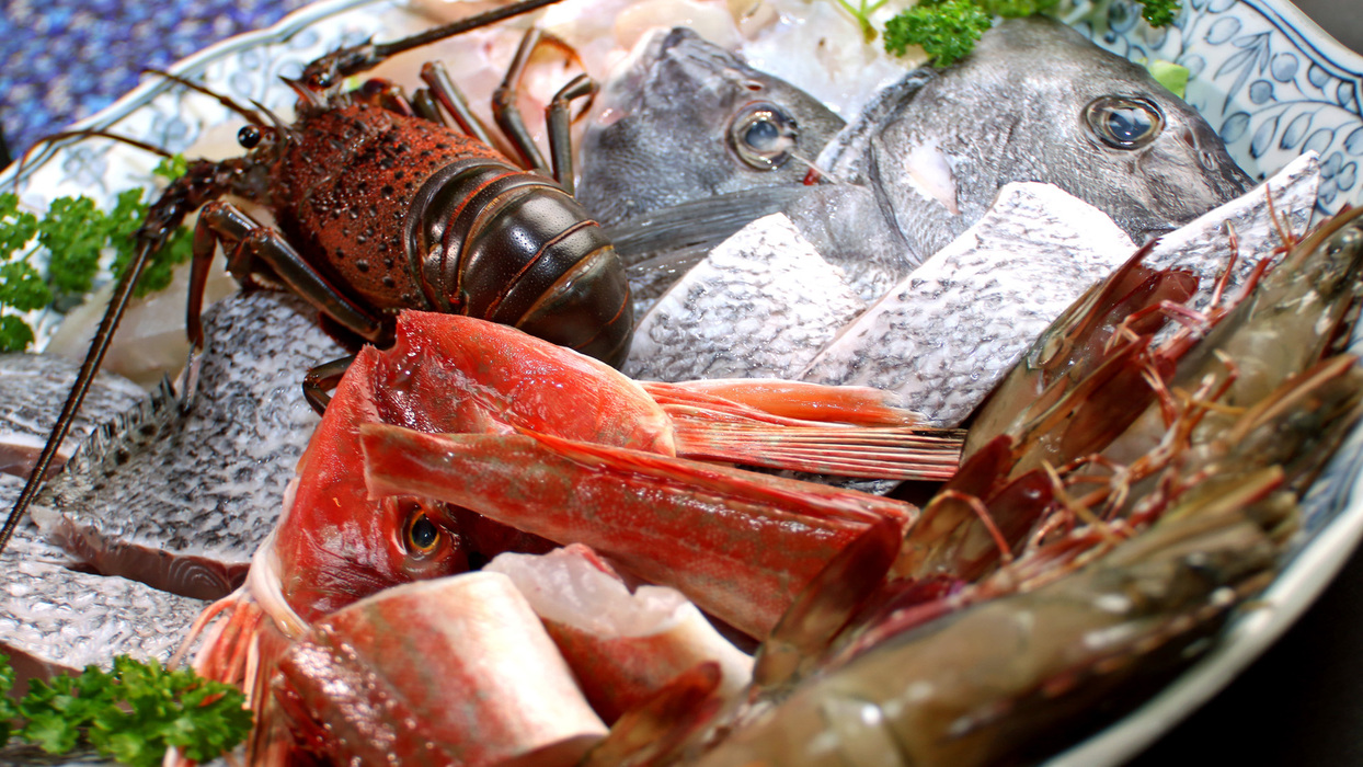 ここでしか味わわれへんで〜！冬の魚をたっぷり入れた伊勢海老付き魚ちり鍋プラン！！【1泊2食】