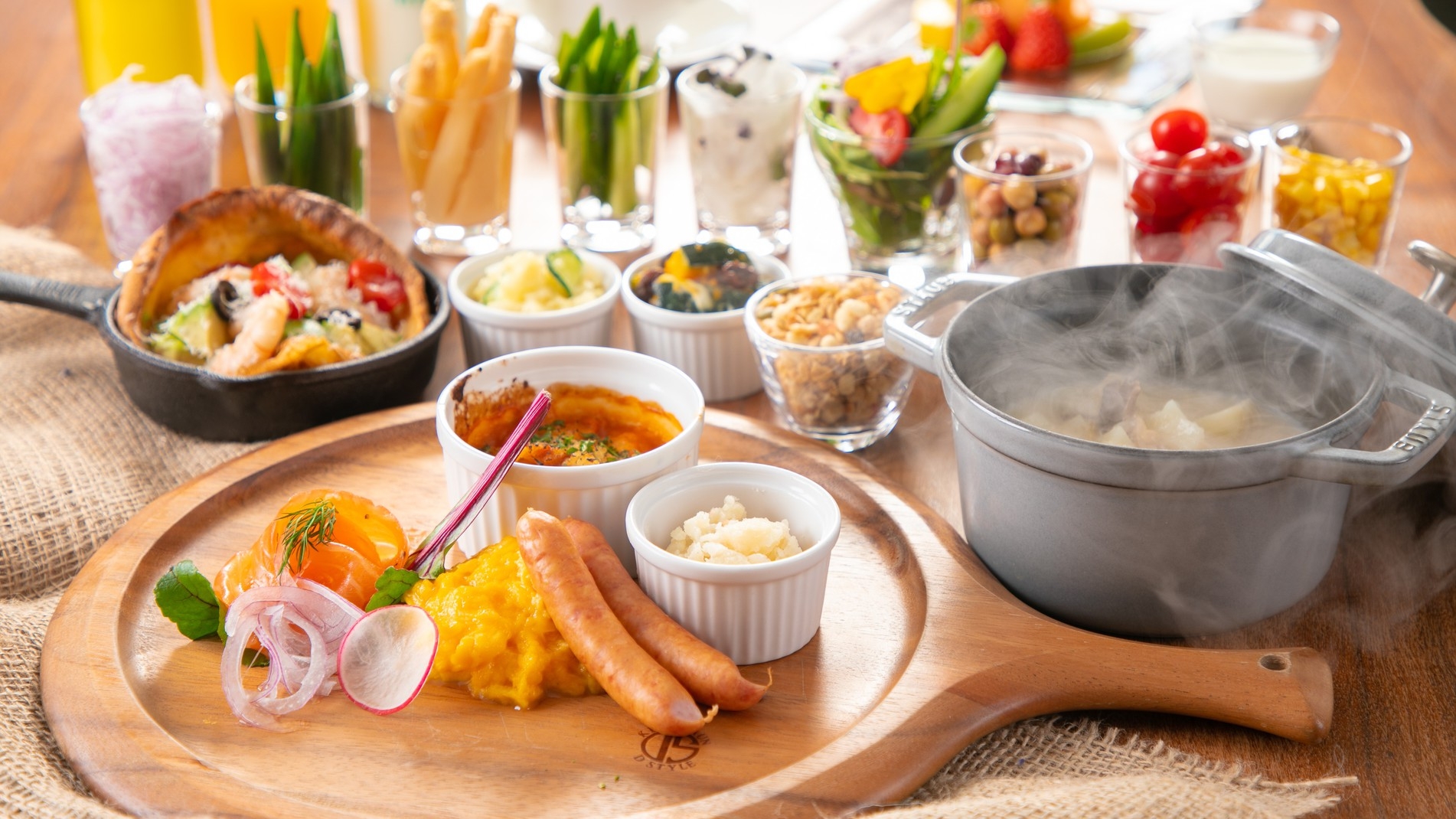 【楽パック★特典付】朝食付◇北欧スタイルビュッフェ　カラダヨロコブ富良野の朝