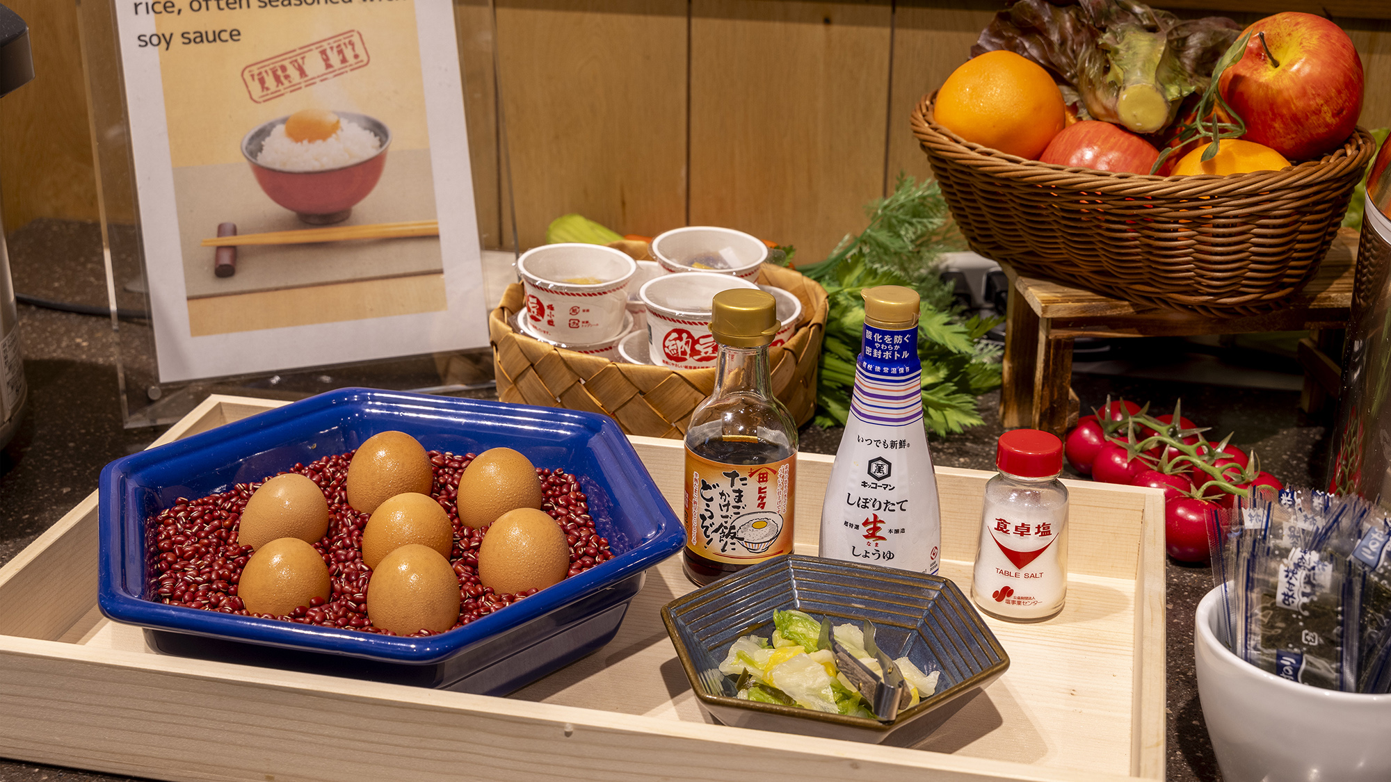 【ご朝食イメージ】濃厚な黄味が特徴のブランド卵「高砂の夕日」でワンランク上の卵かけごはん。