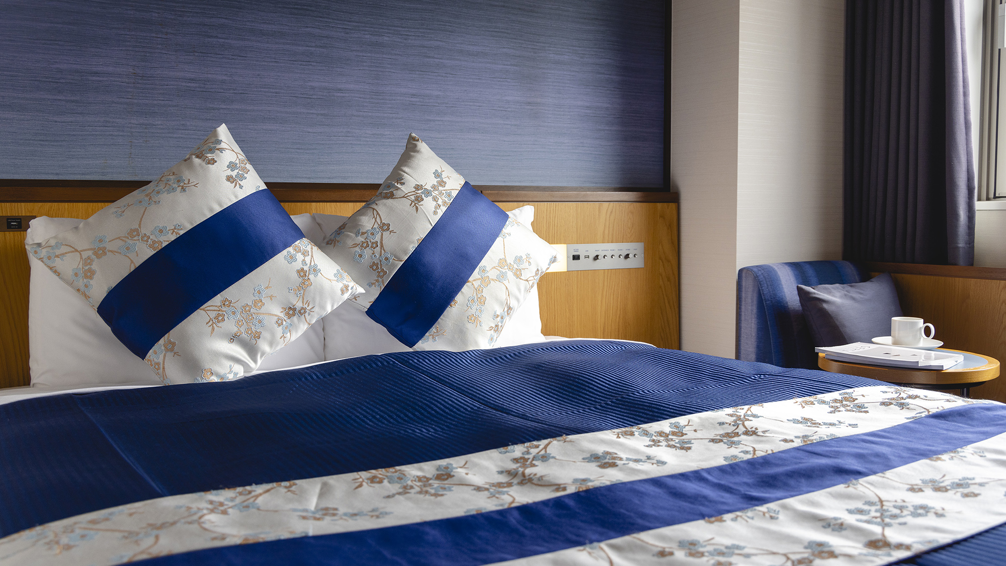 【プレミアムダブル】ReFaシャワー・高性能加湿器など、快適な滞在を叶えるプレミアムな設えを完備。