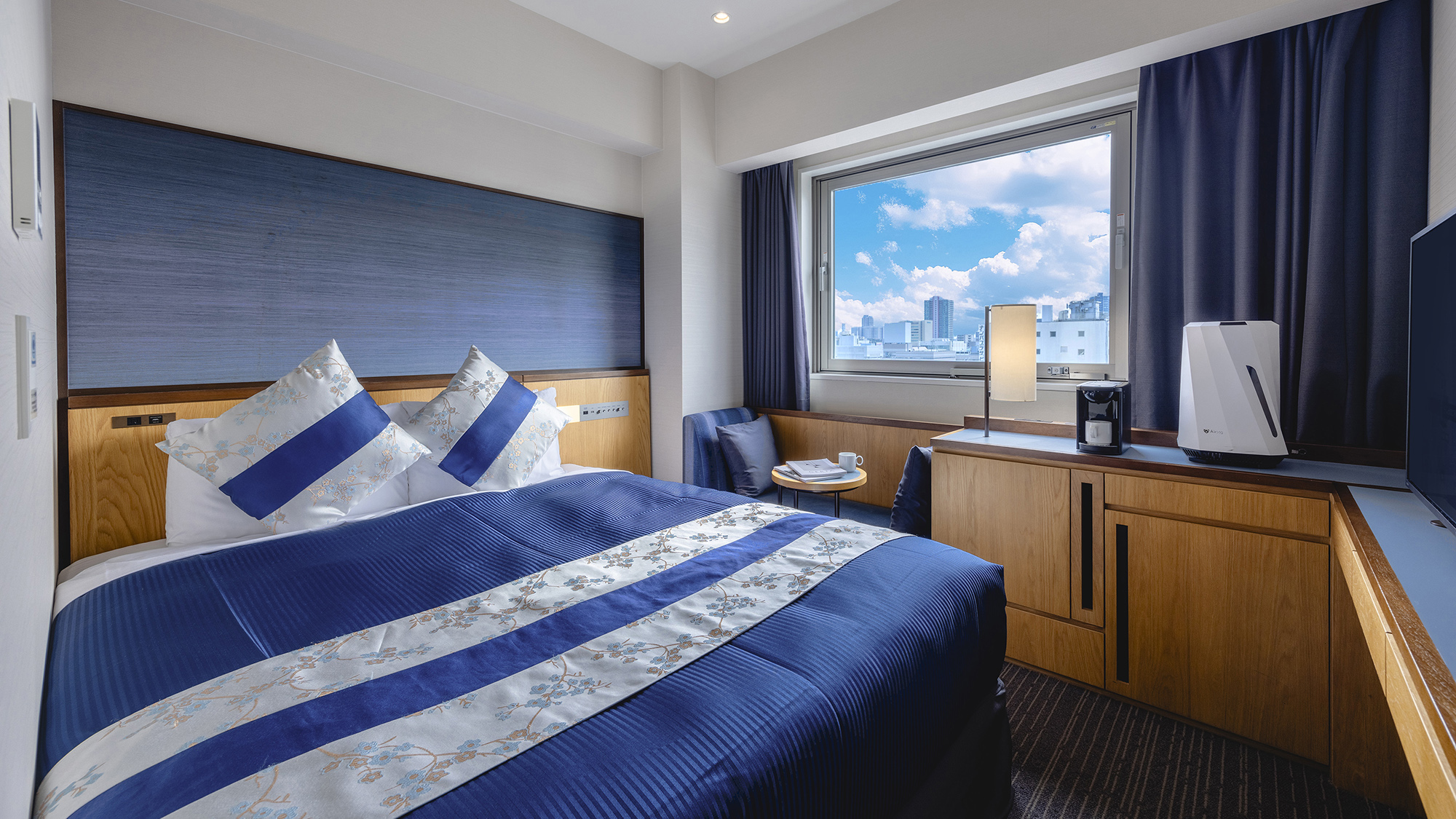 【プレミアムダブル】最上階で、静寂に包まれたゆとりある安らぎの時間を。