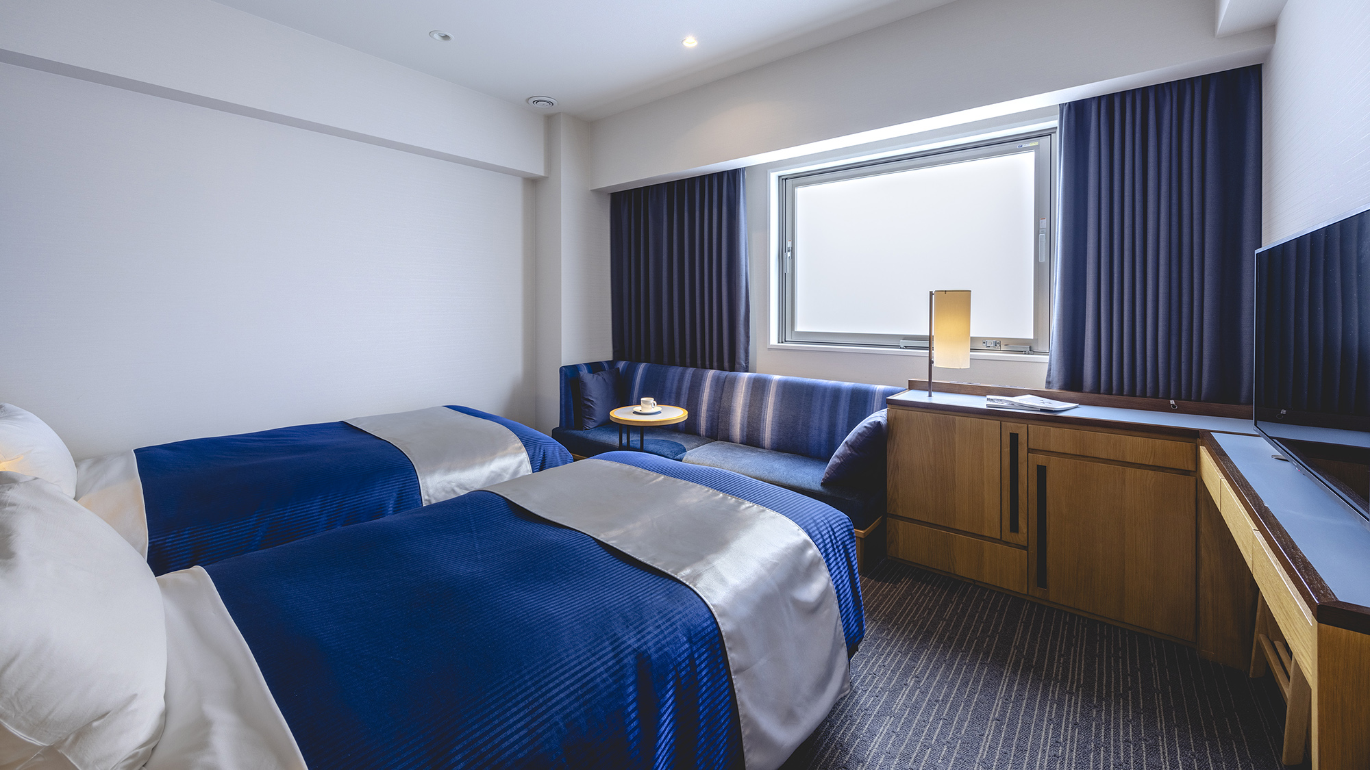 【ツイン】ふたりで過ごすシンプルでスタンダードな空間。