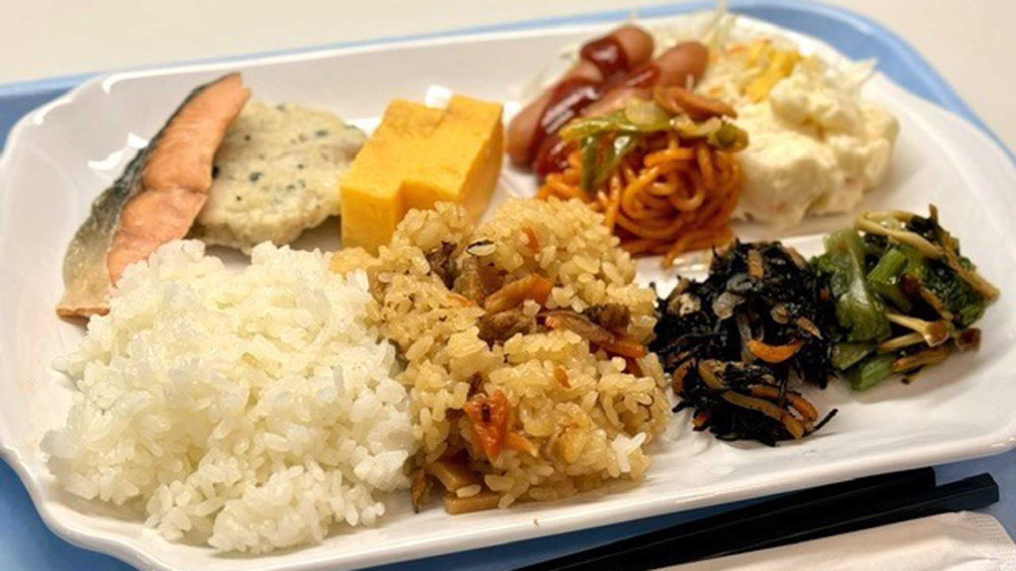 朝食
