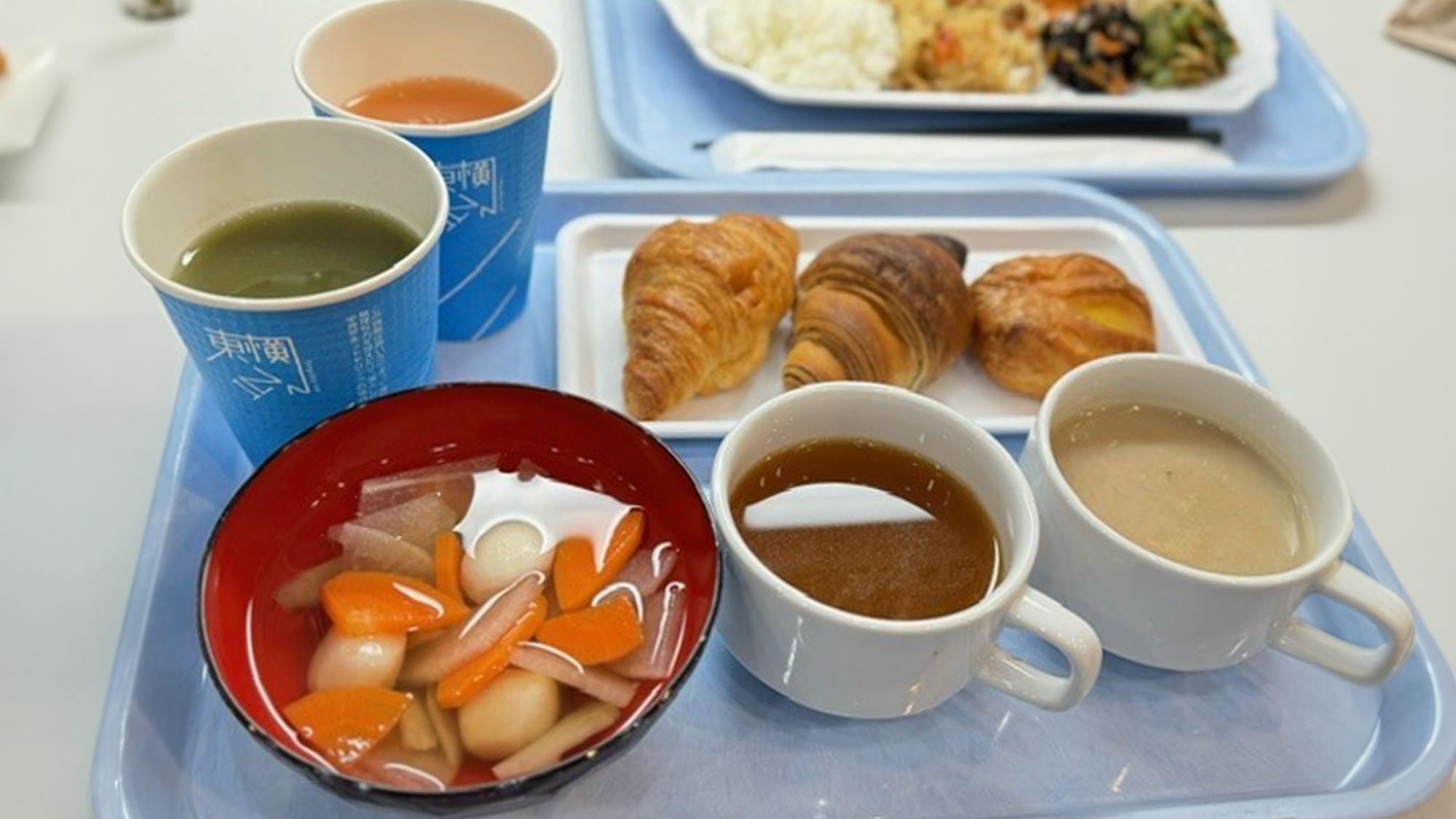 朝食