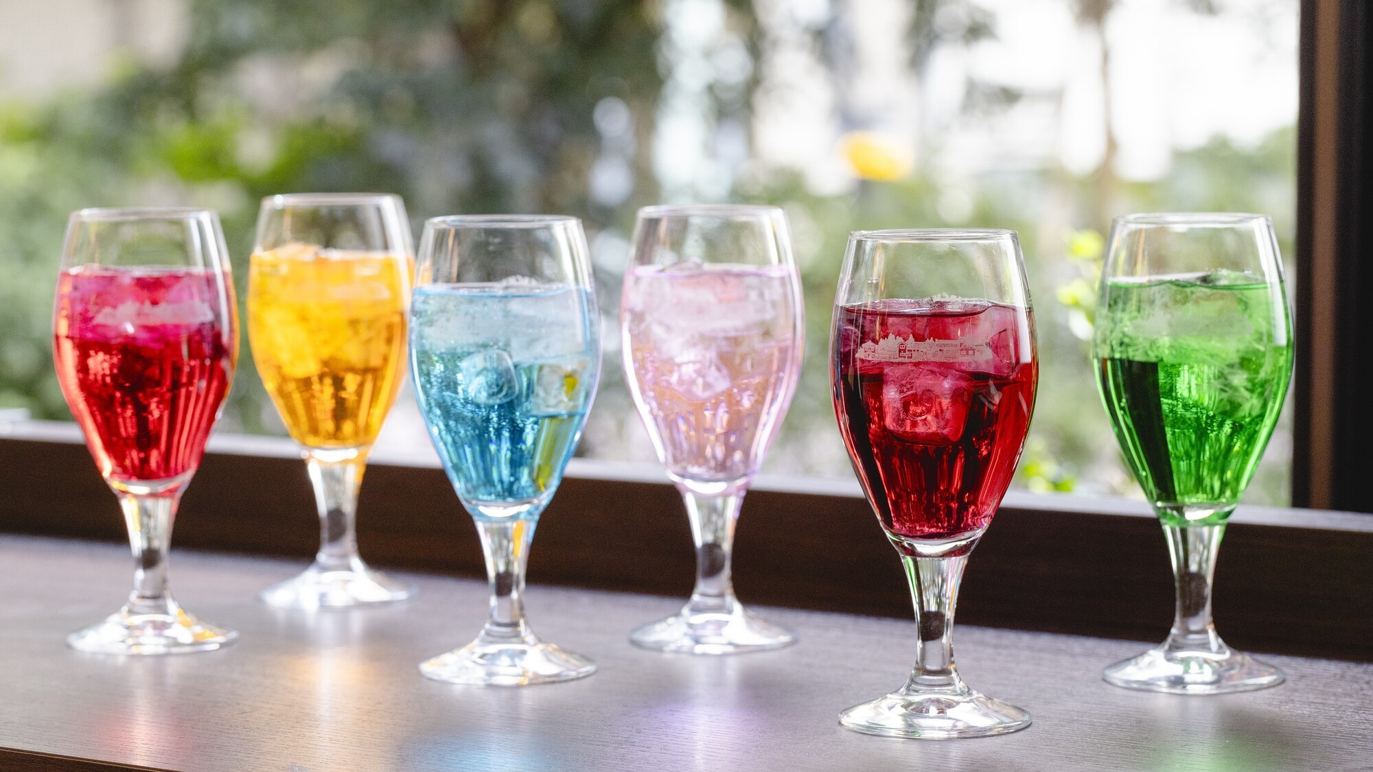 【カフェ】推しカラーフロート