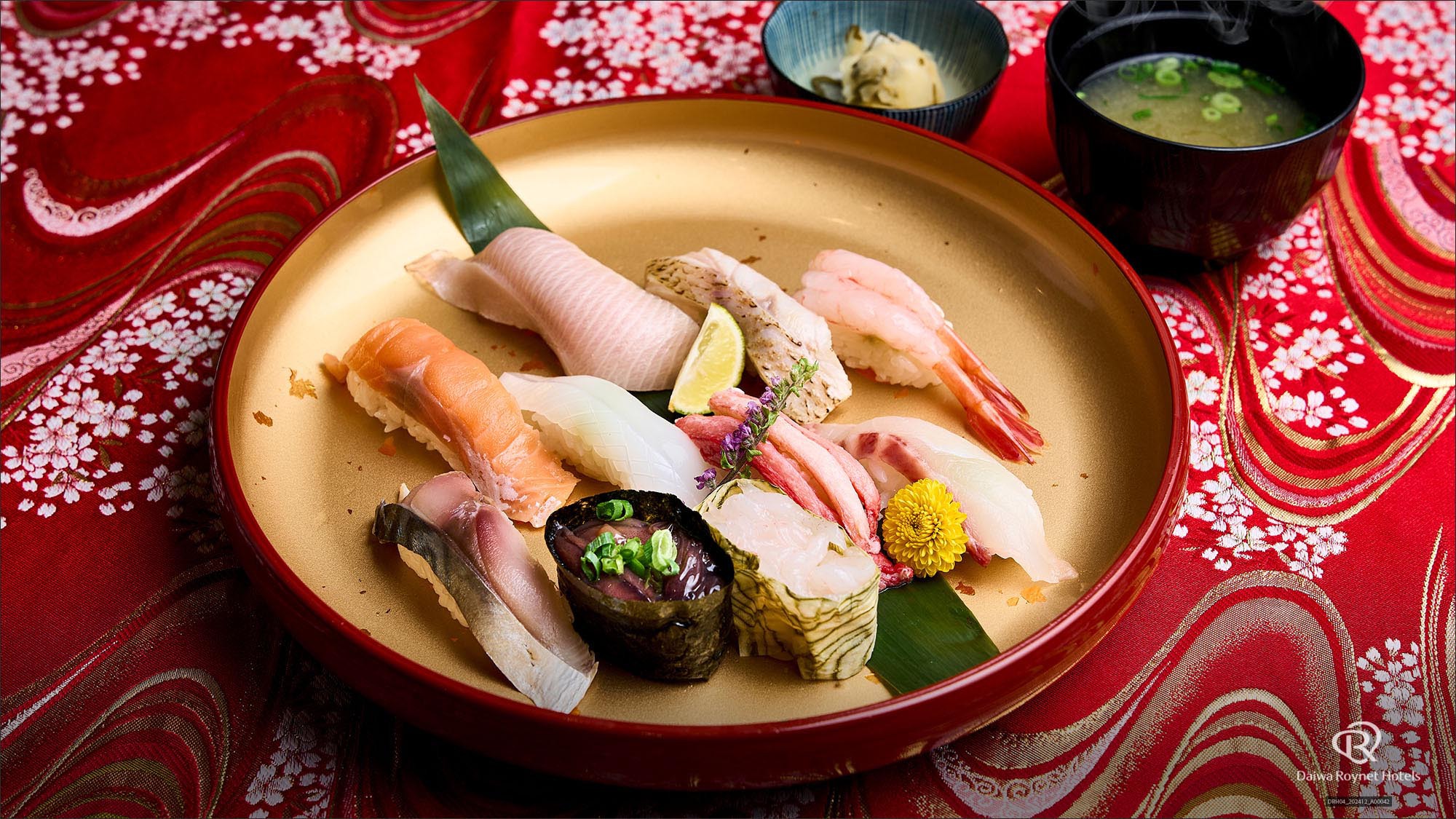 富山満喫　夕食【富山湾鮨セット】＆朝食付＆12時OUTプラン