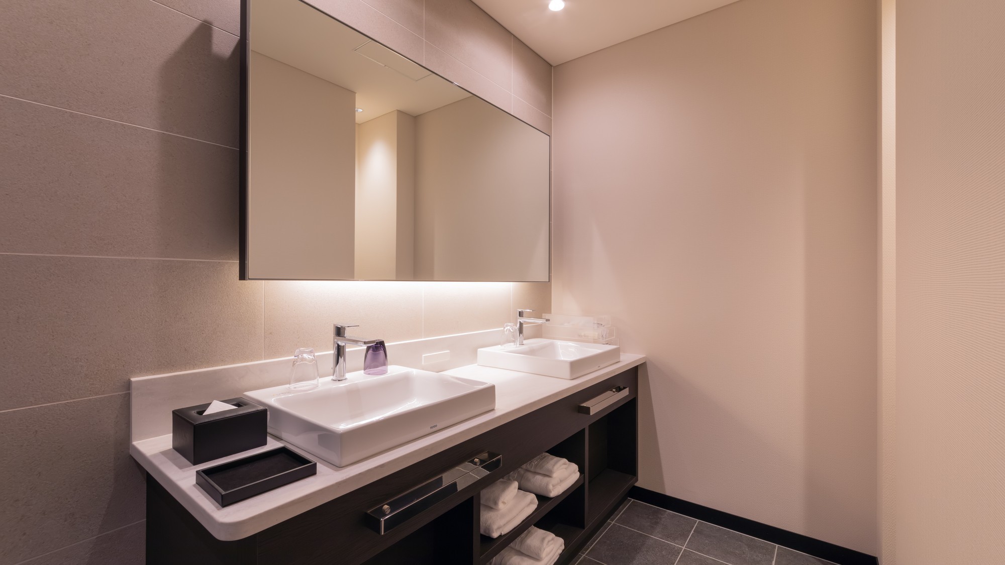 ラグジュアリーフロア【グレイス】　洗面台