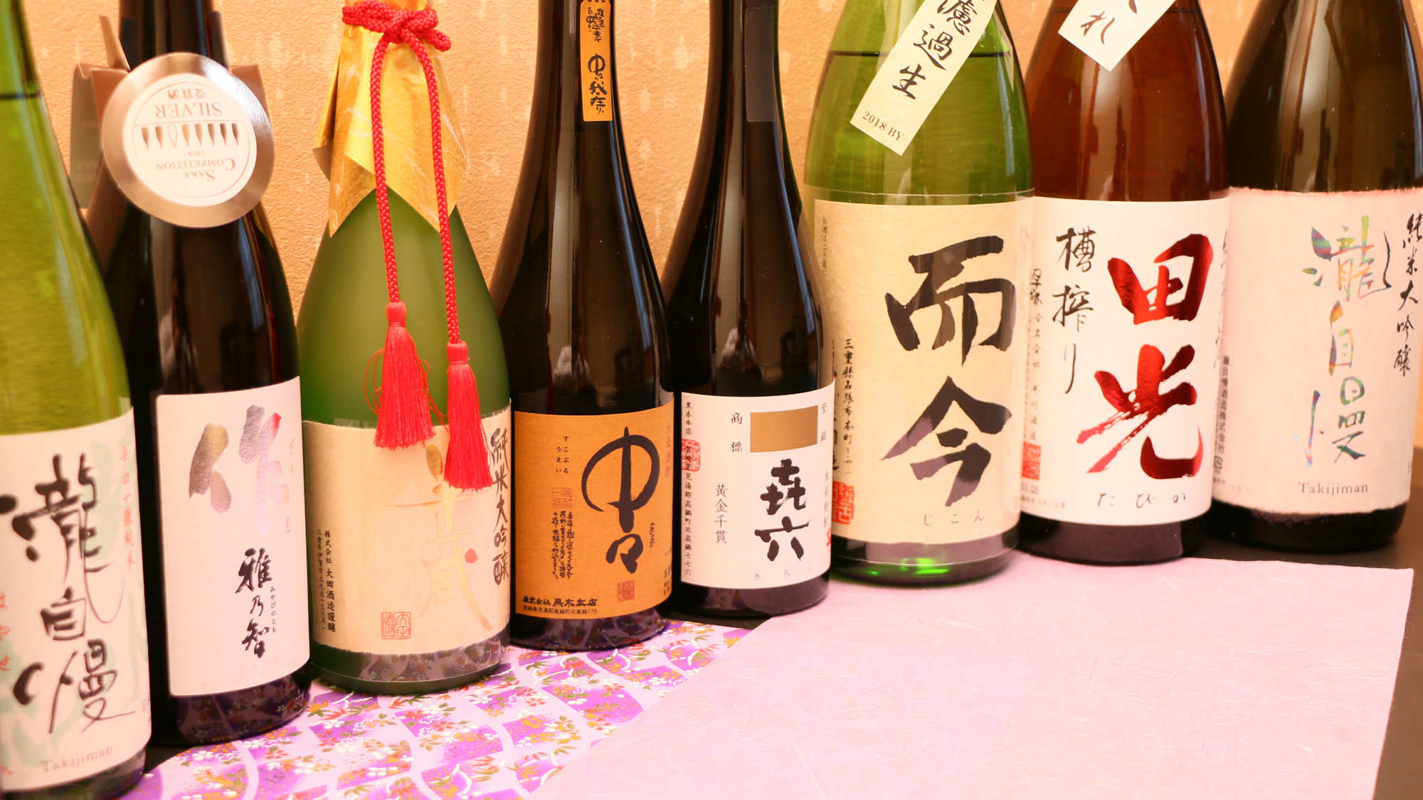 ＊様々な種類のお酒を取り揃えております♪日ごろのご褒美を込めて、ぜひ飲み比べをしてみては・・・☆