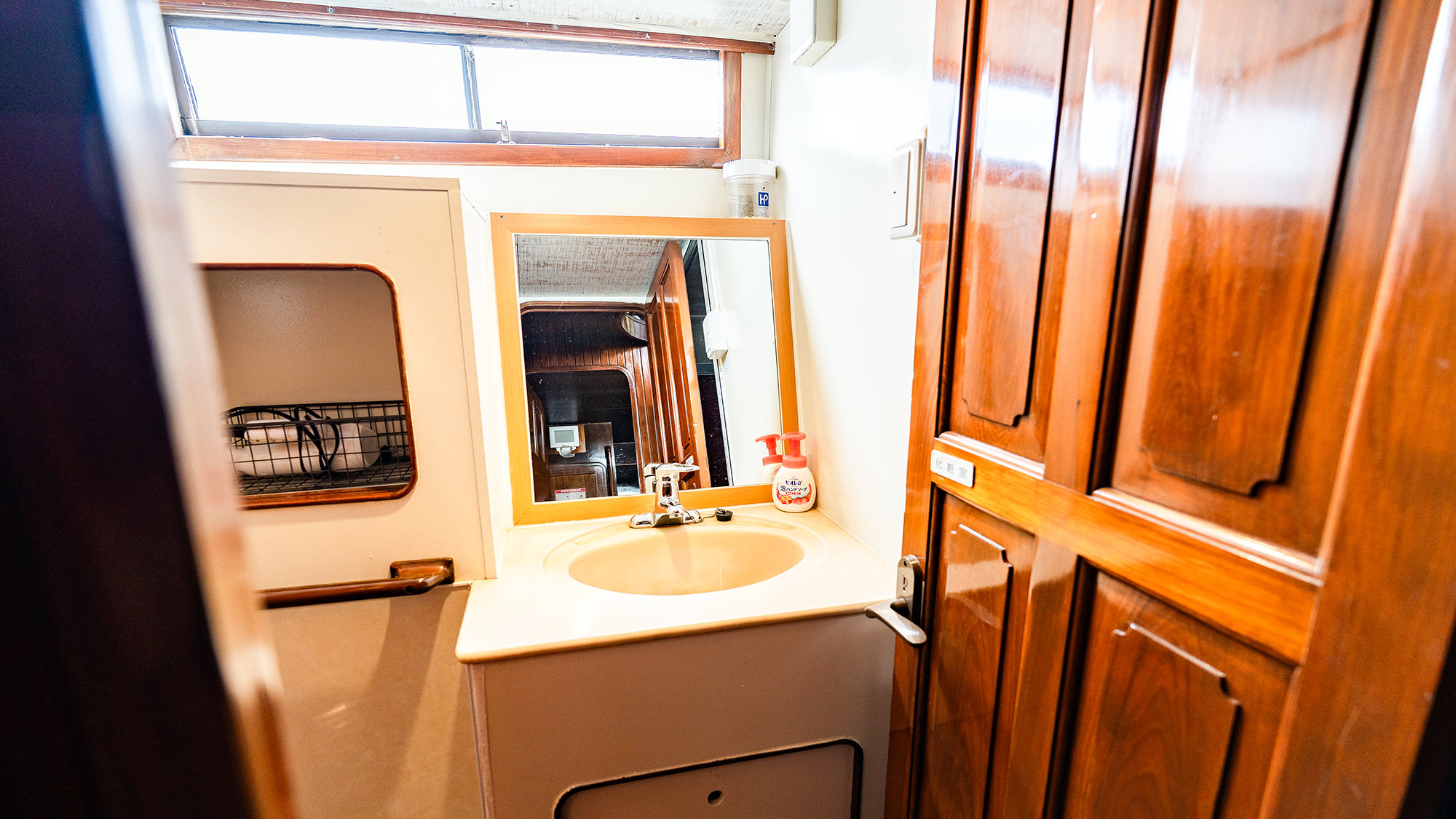 ・【クルーザー・ブラックパール】光溢れる快適空間。ドライヤー完備で身支度も完璧