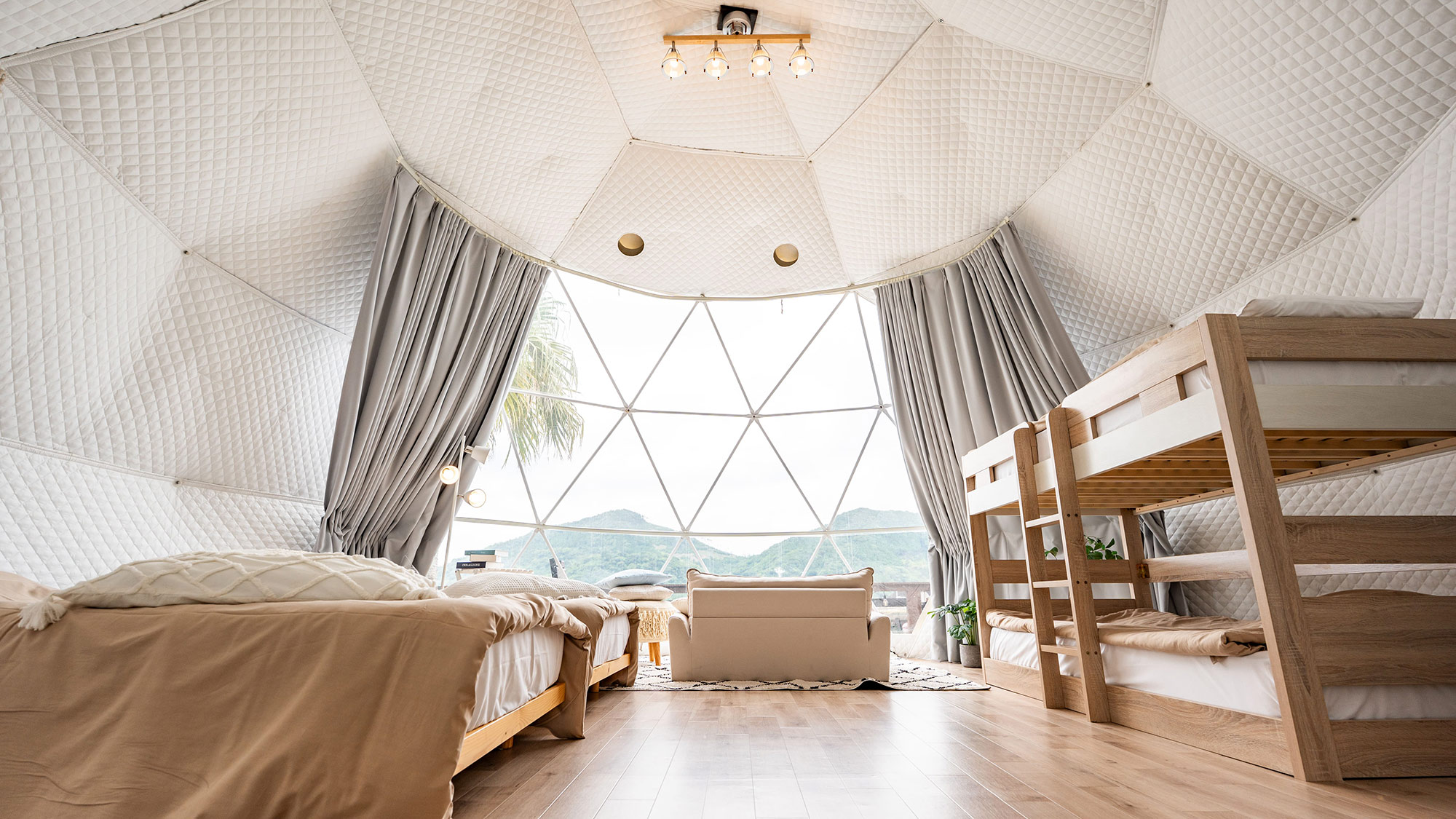 ・【ドームテント・フィッシャーマンズワーフ】広々空間で寛ぎ、絶景に癒されるドームテント