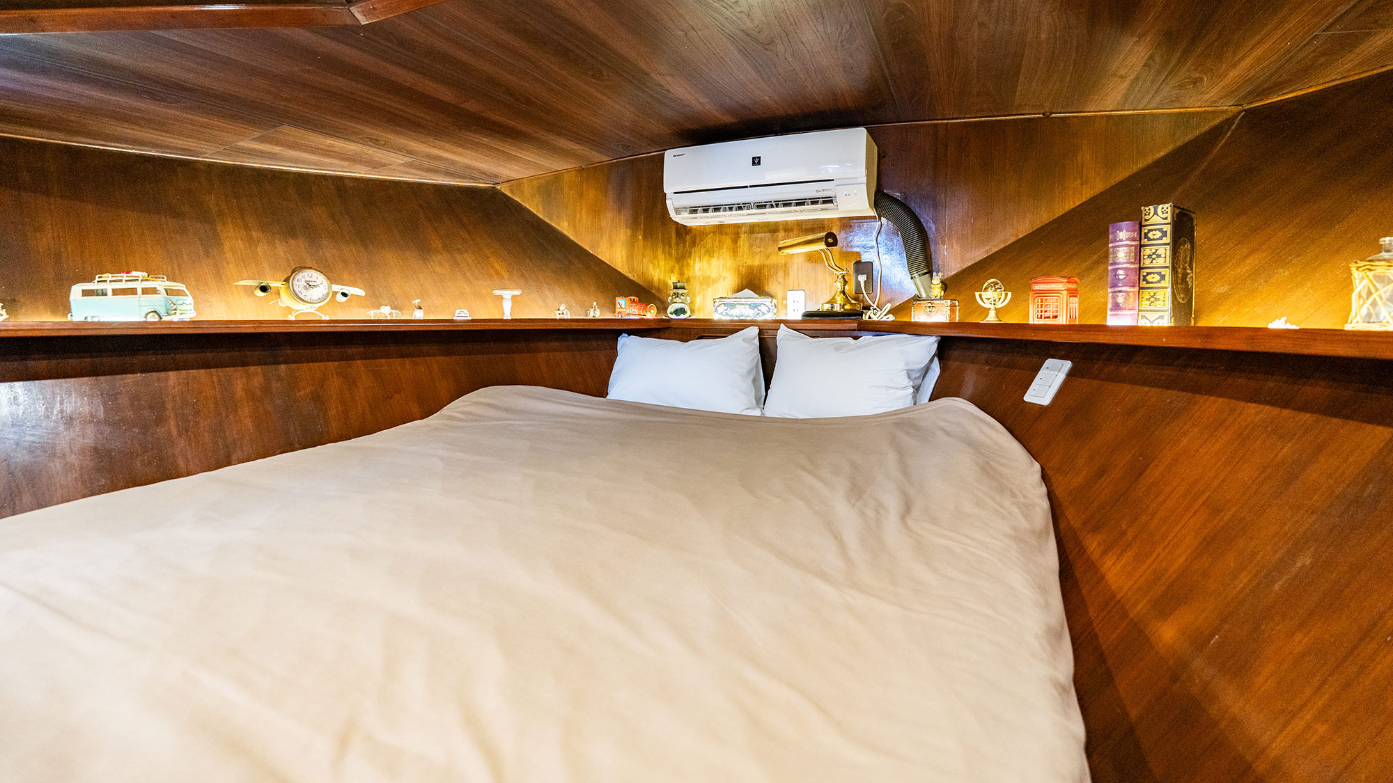 ・【クルーザー・ブラックパール】こだわりインテリアに癒される、快適な船内ステイ