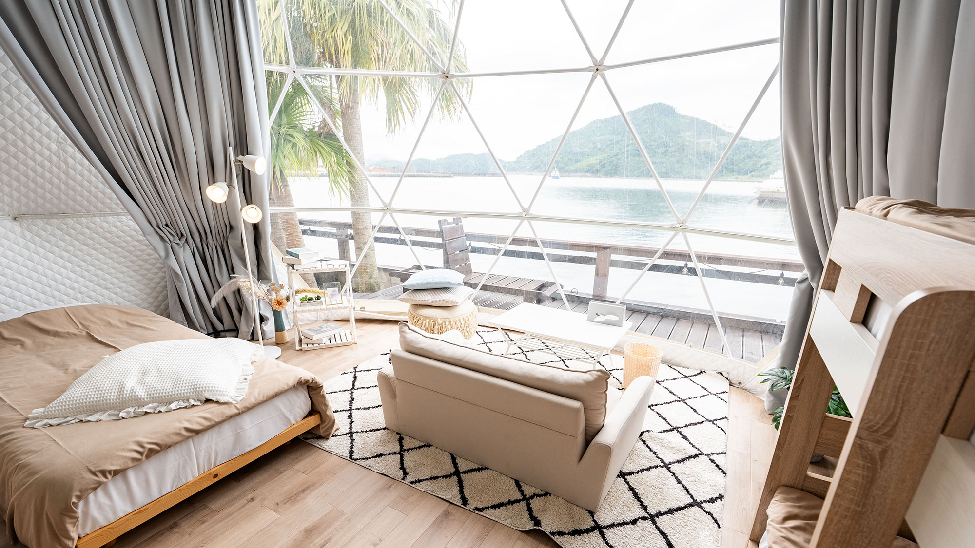 ・【ドームテント・フィッシャーマンズワーフ】特等席で海を満喫。心ゆくまで非日常を味わう